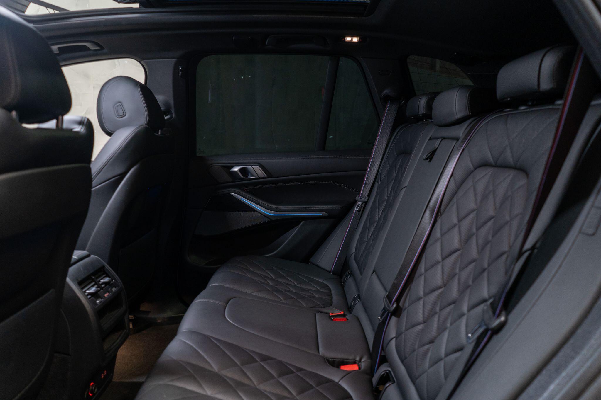 BMW X5 view 16