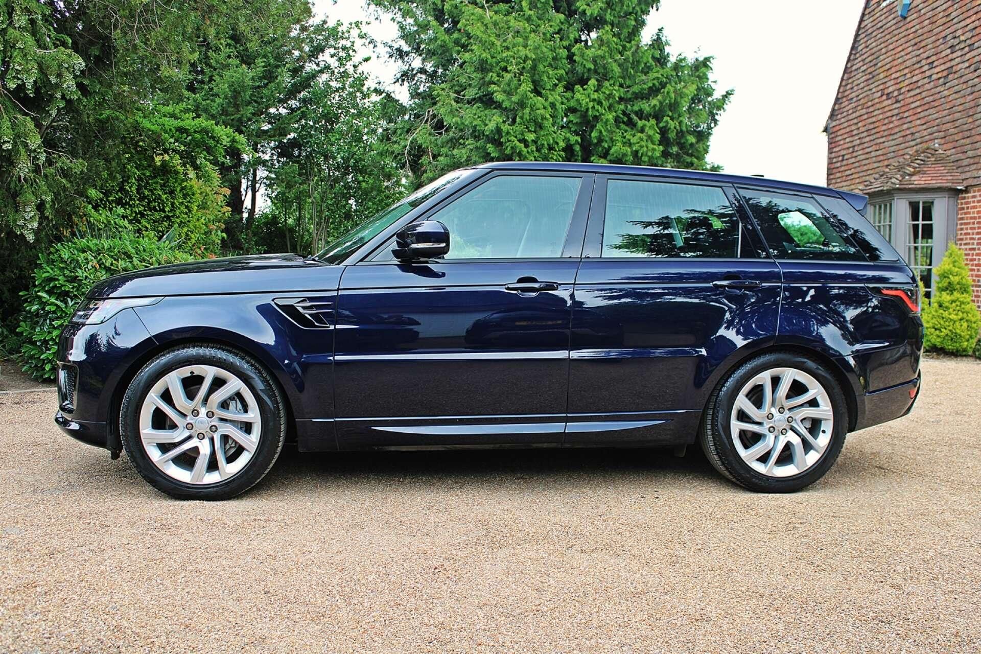 Land Rover Range Rover Sport view 3