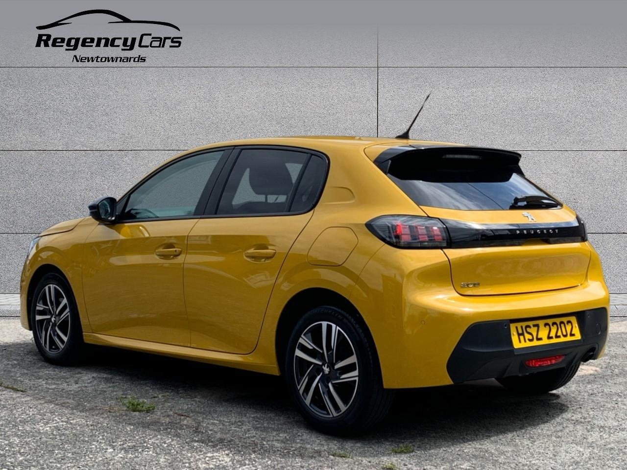 Peugeot 208 view 4