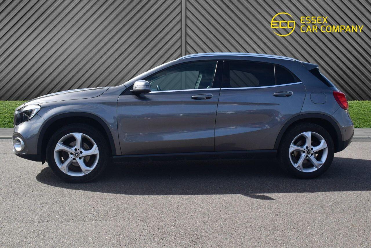 Mercedes-Benz GLA view 13