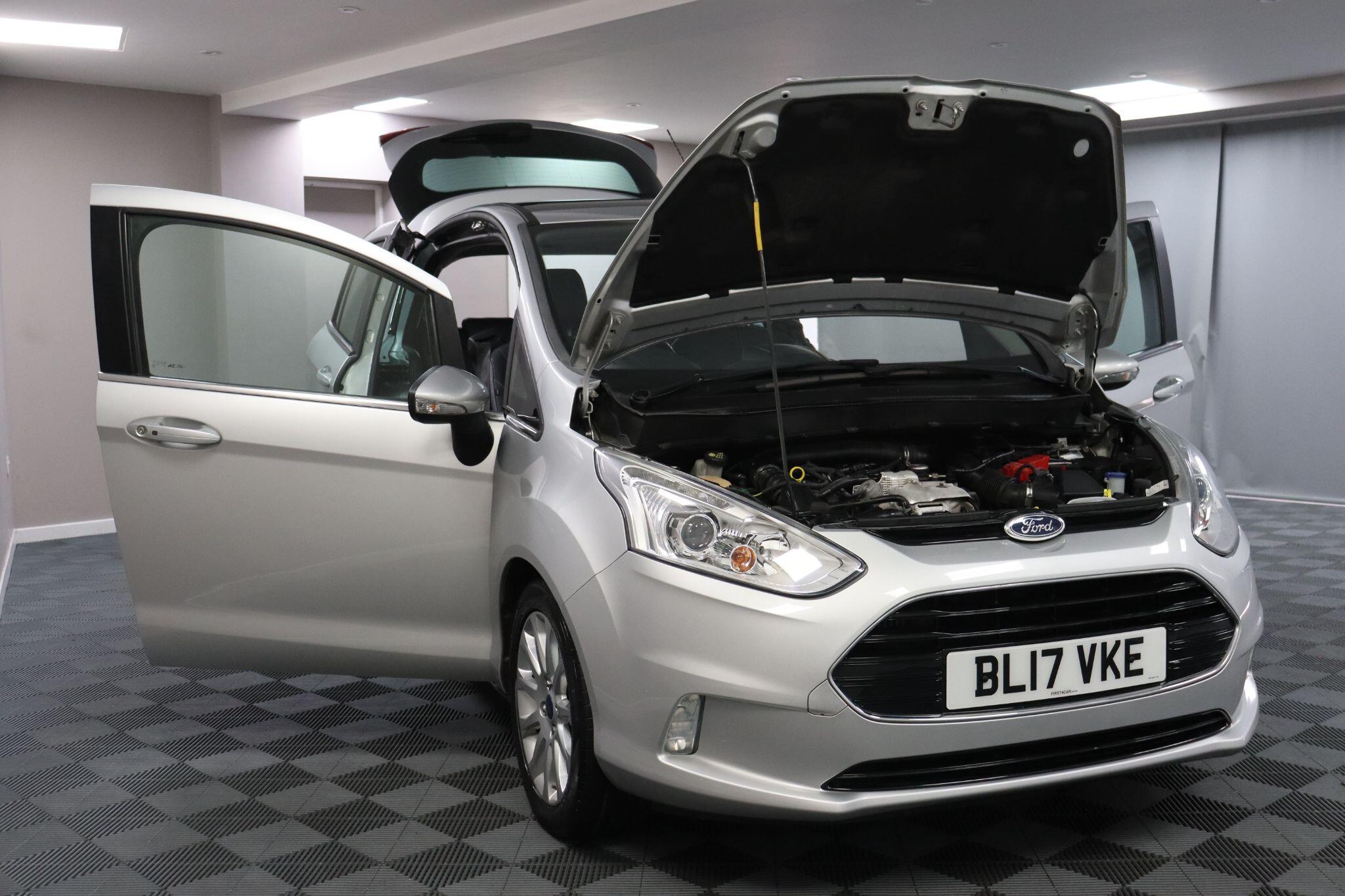 Ford B-Max view 4
