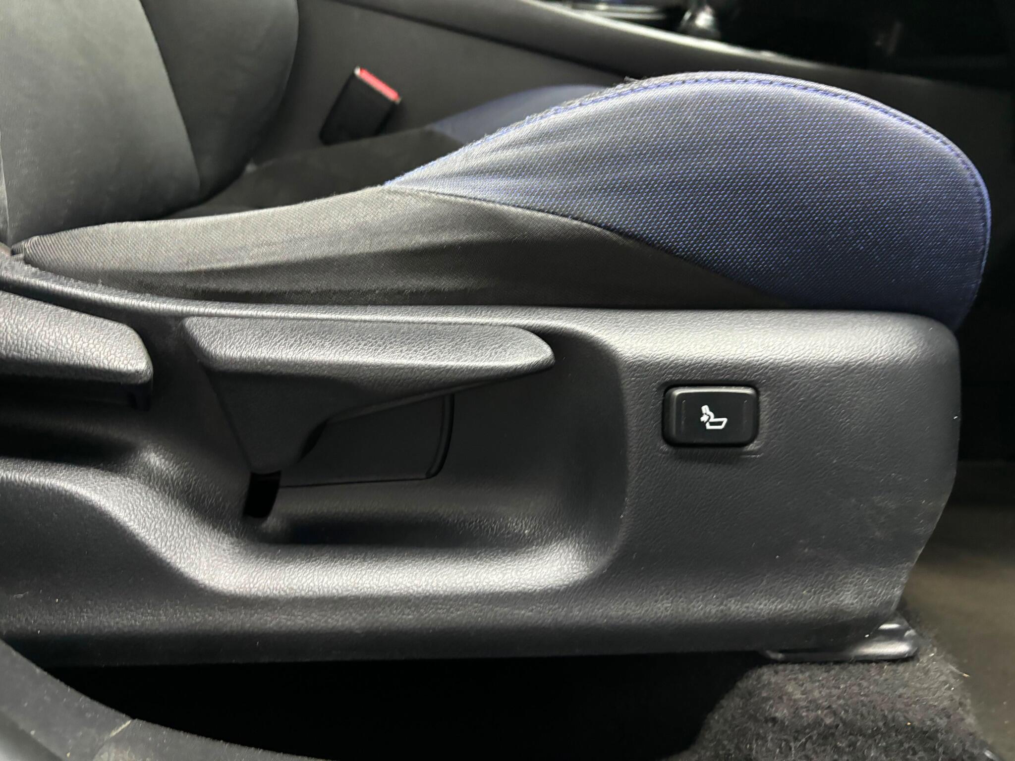 Toyota C-HR view 18