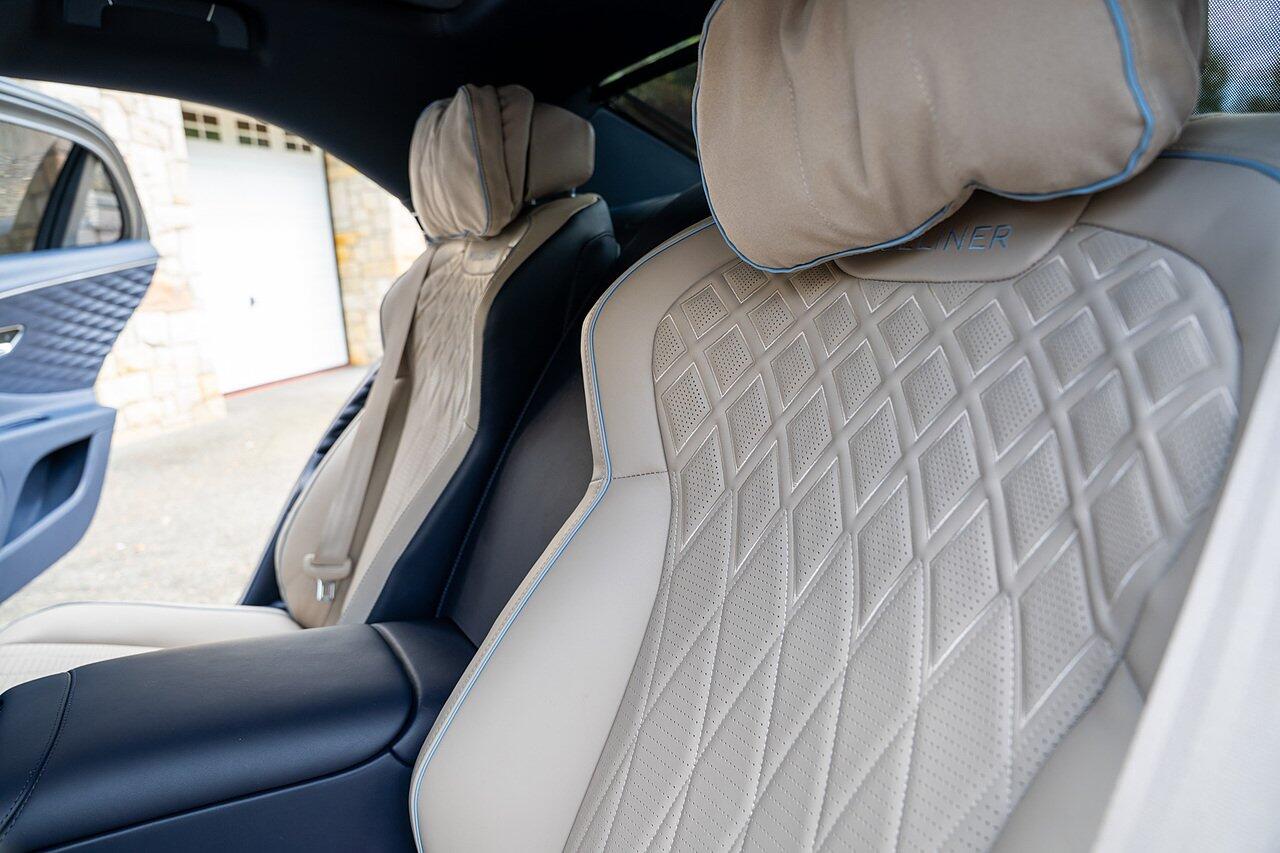 Bentley Flying Spur view 82