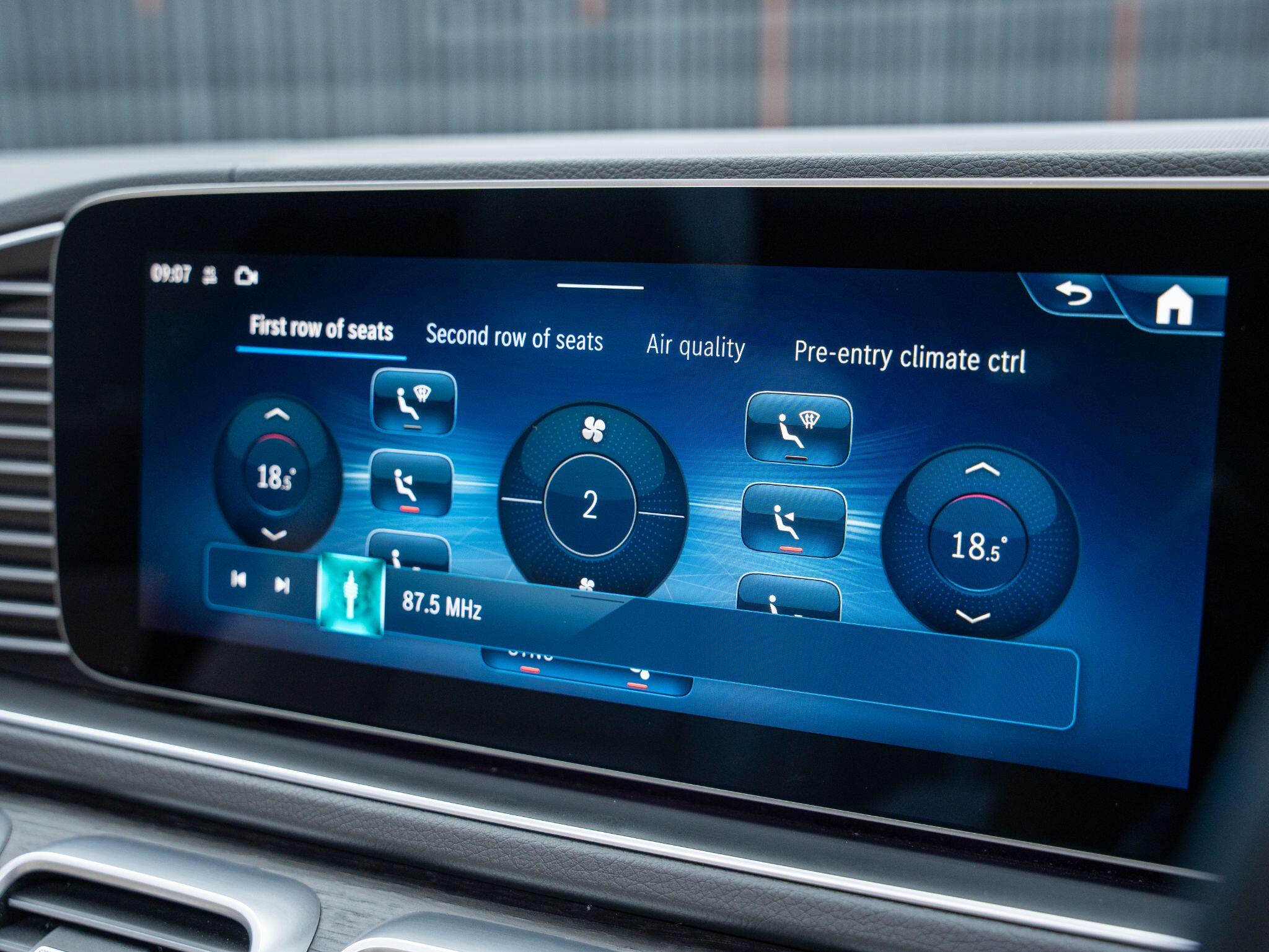 Mercedes-Benz GLE view 24