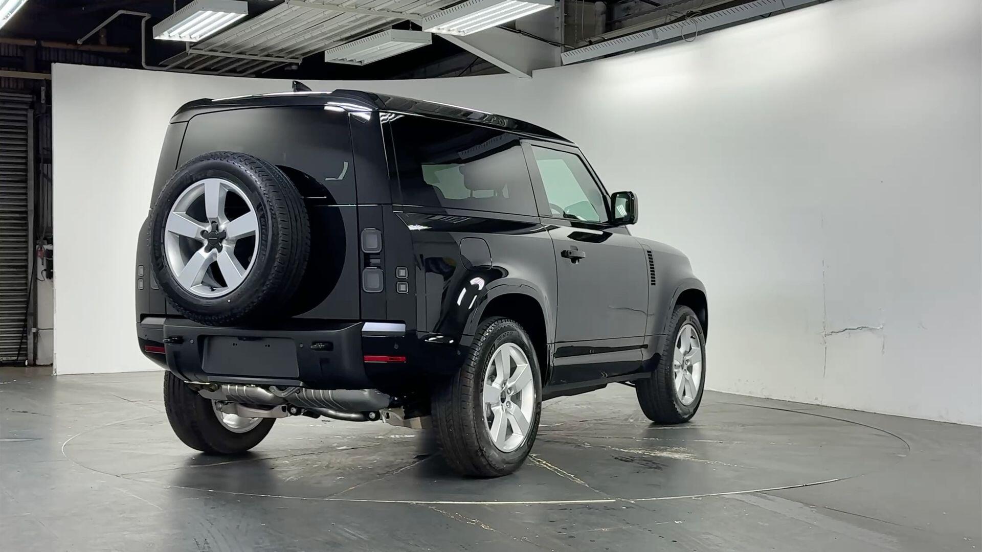 Land Rover Defender view 28