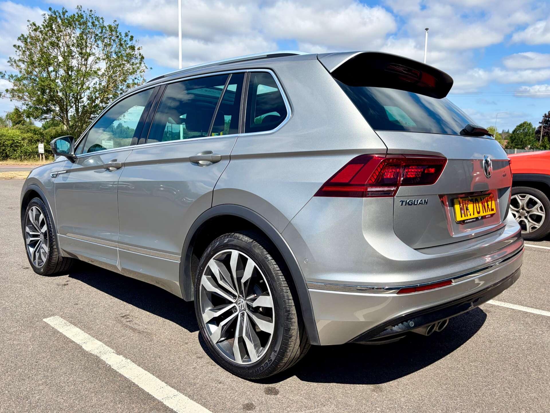 Volkswagen Tiguan view 6