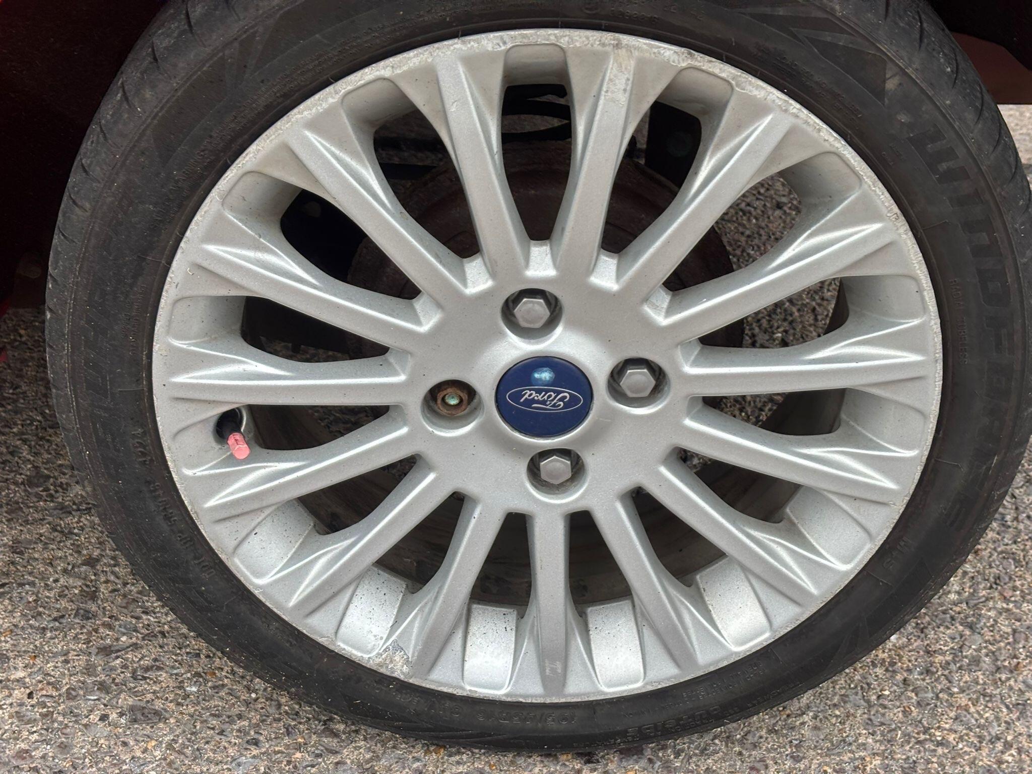 Ford Fiesta view 37