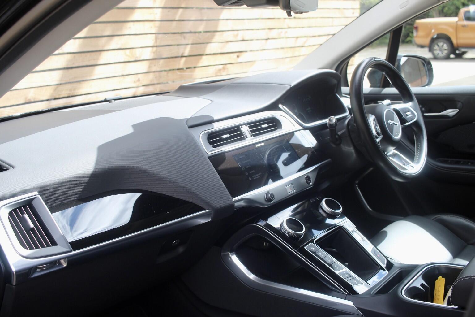 Jaguar I-Pace view 13