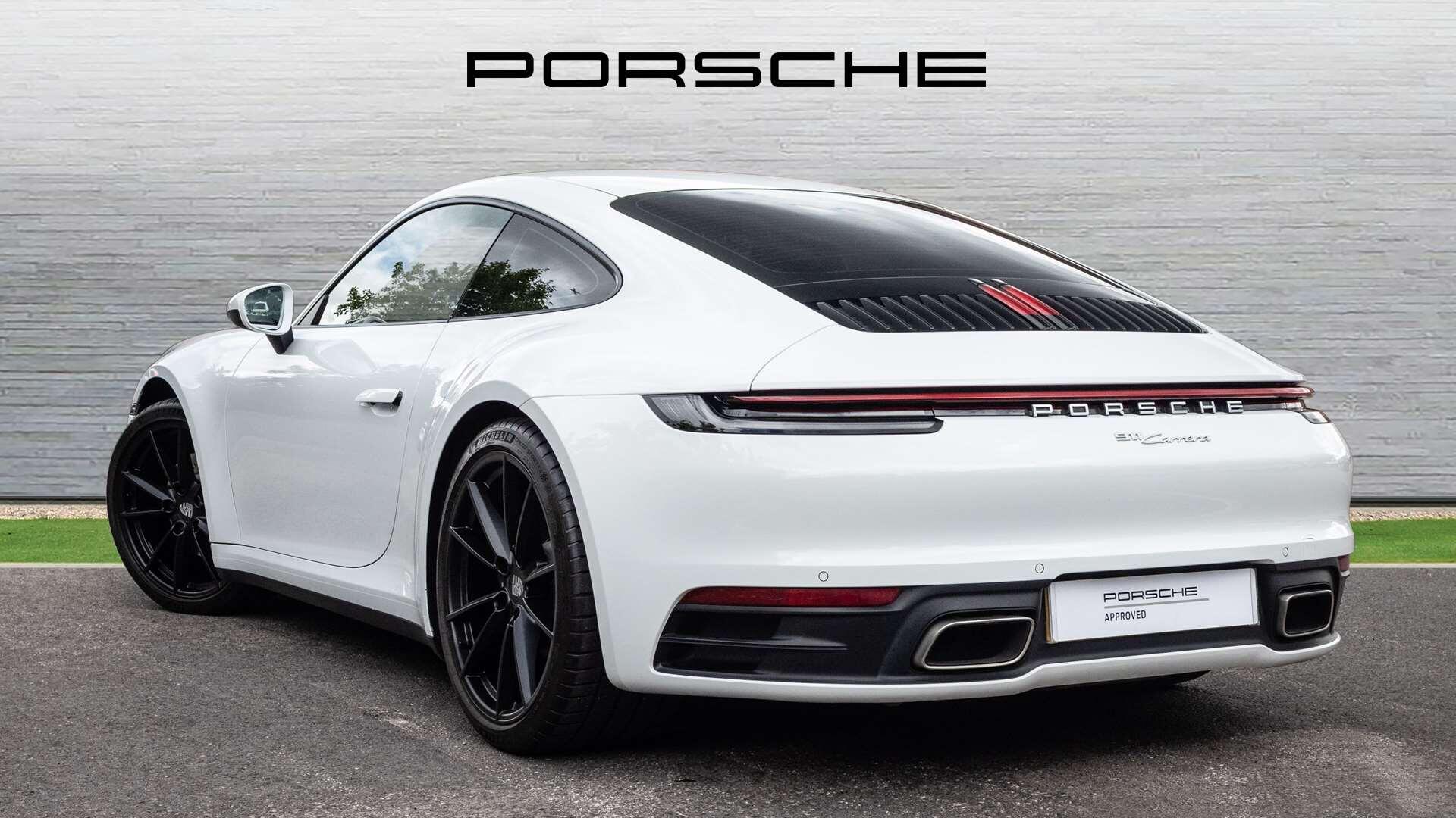 Porsche 911 view 5