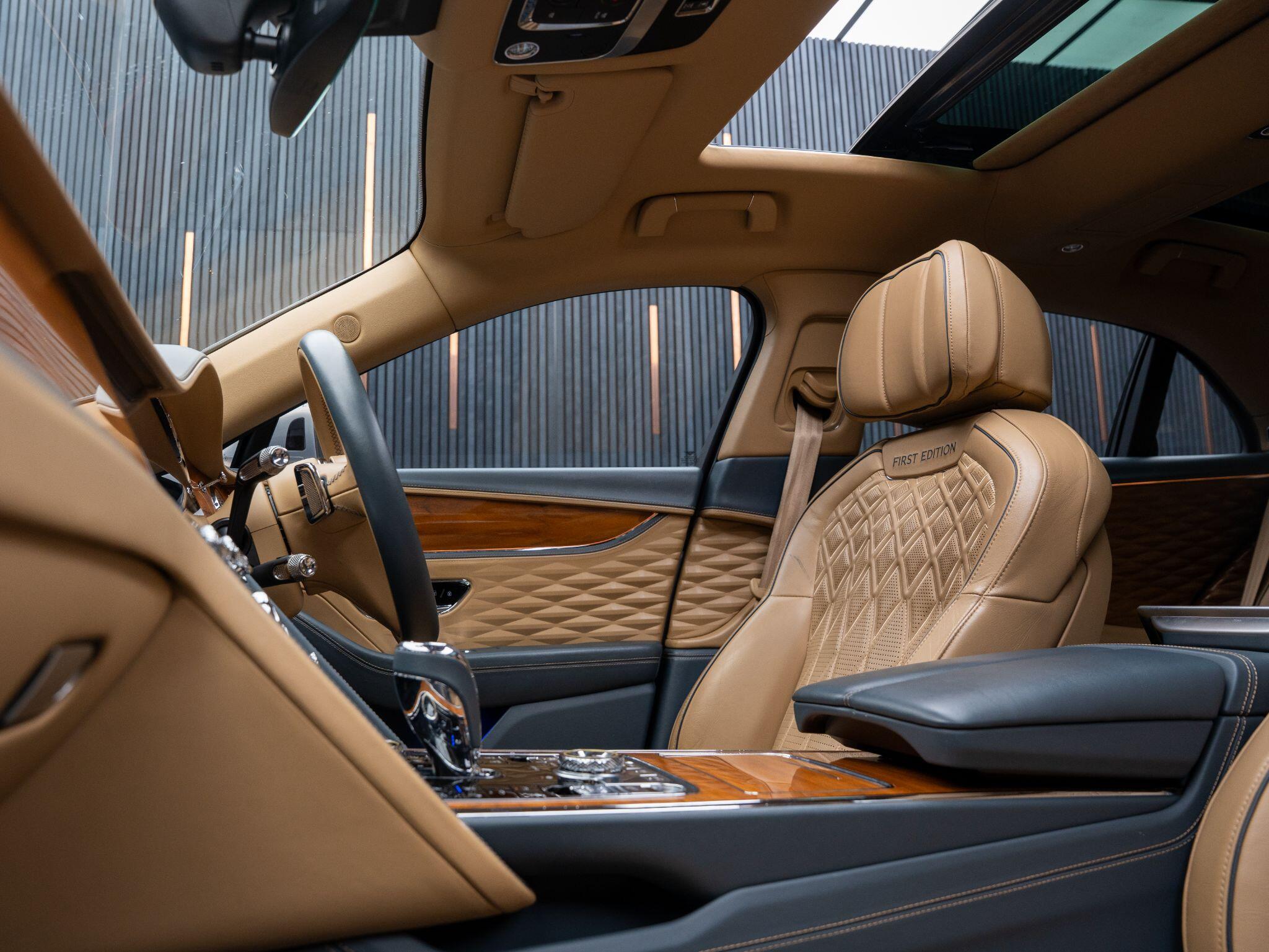 Bentley Flying Spur view 51