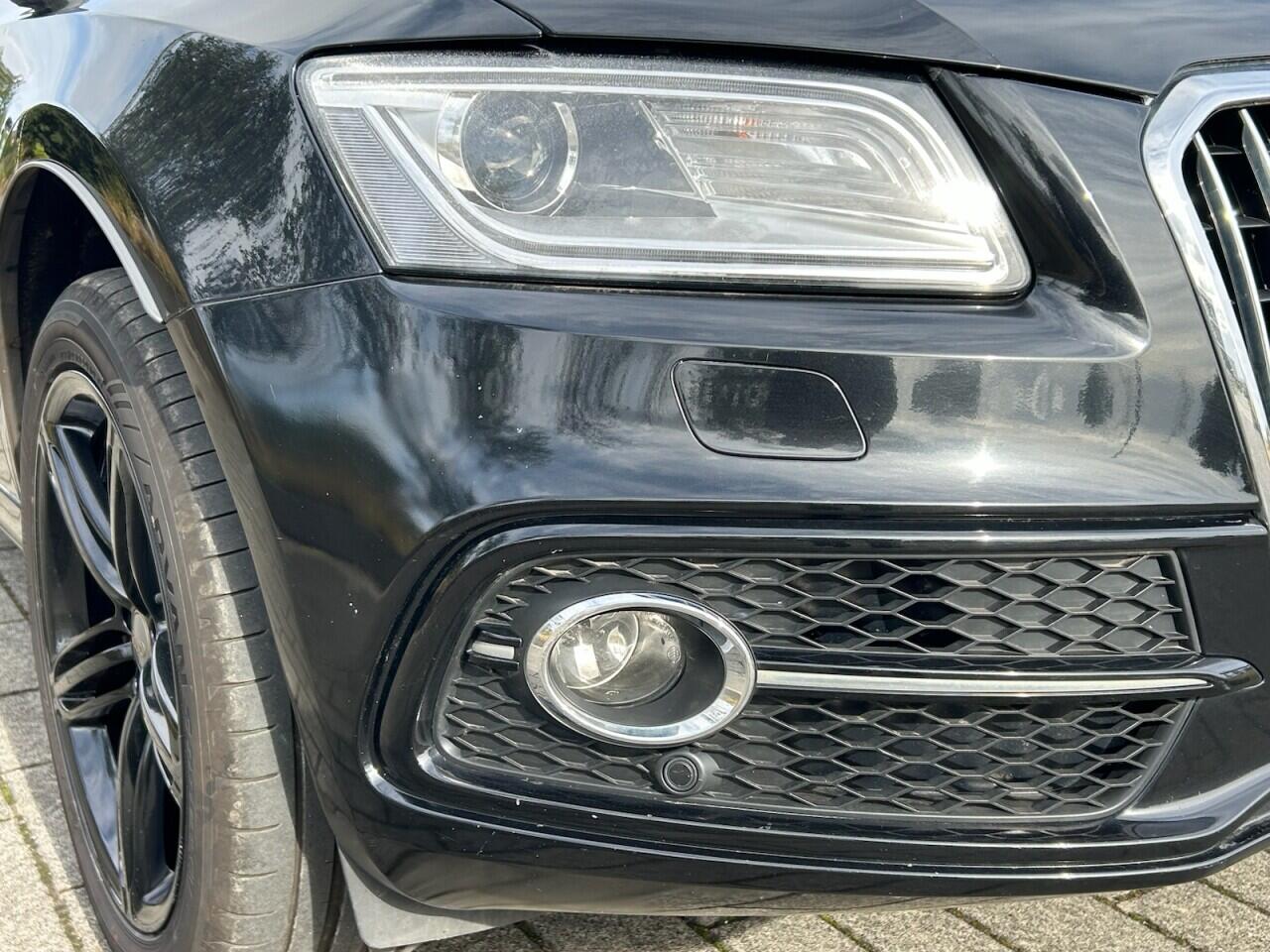 Audi Q5 view 8