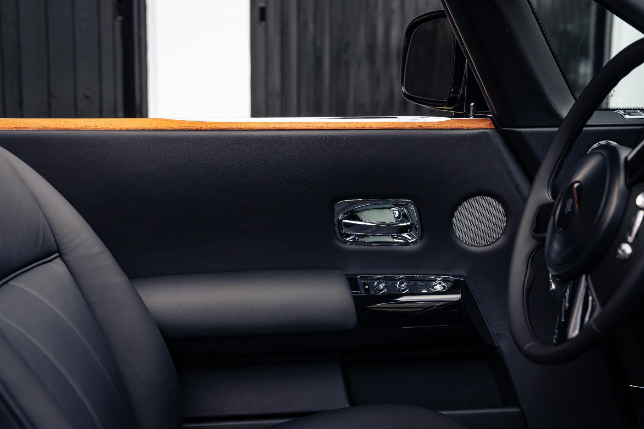 Rolls-Royce Phantom view 53