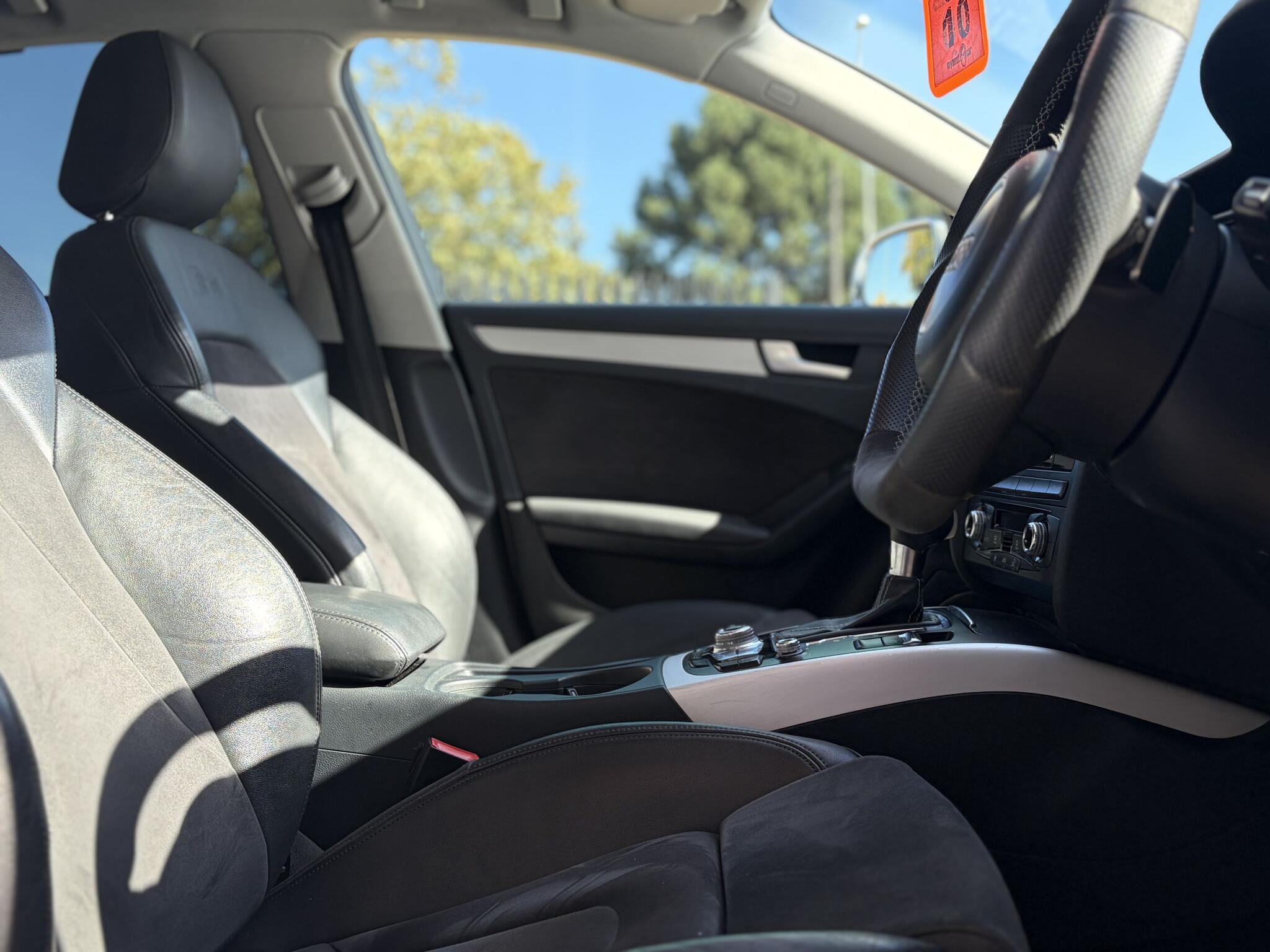Audi S4 view 16