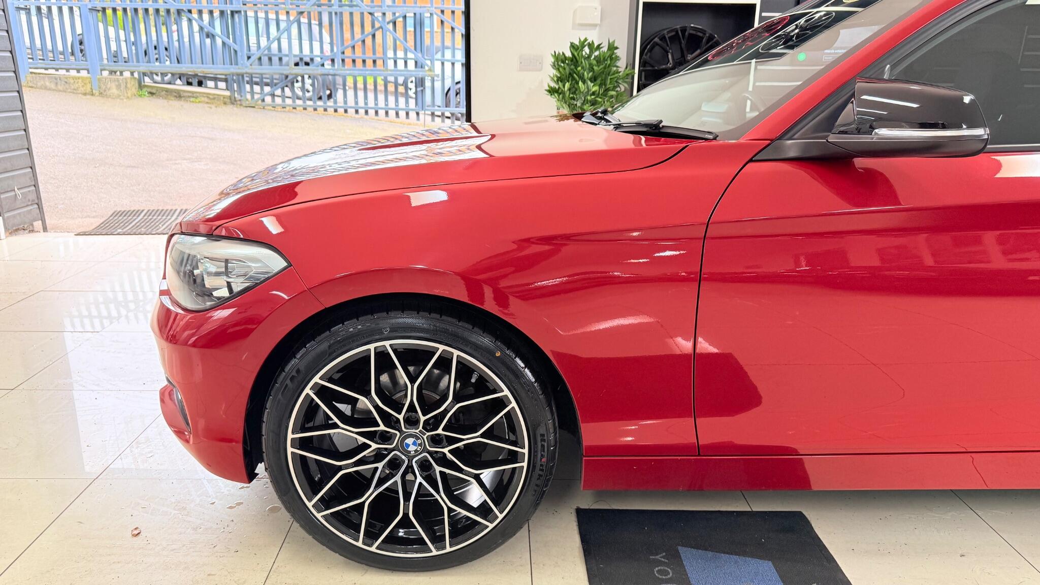 BMW 1 Series view 32