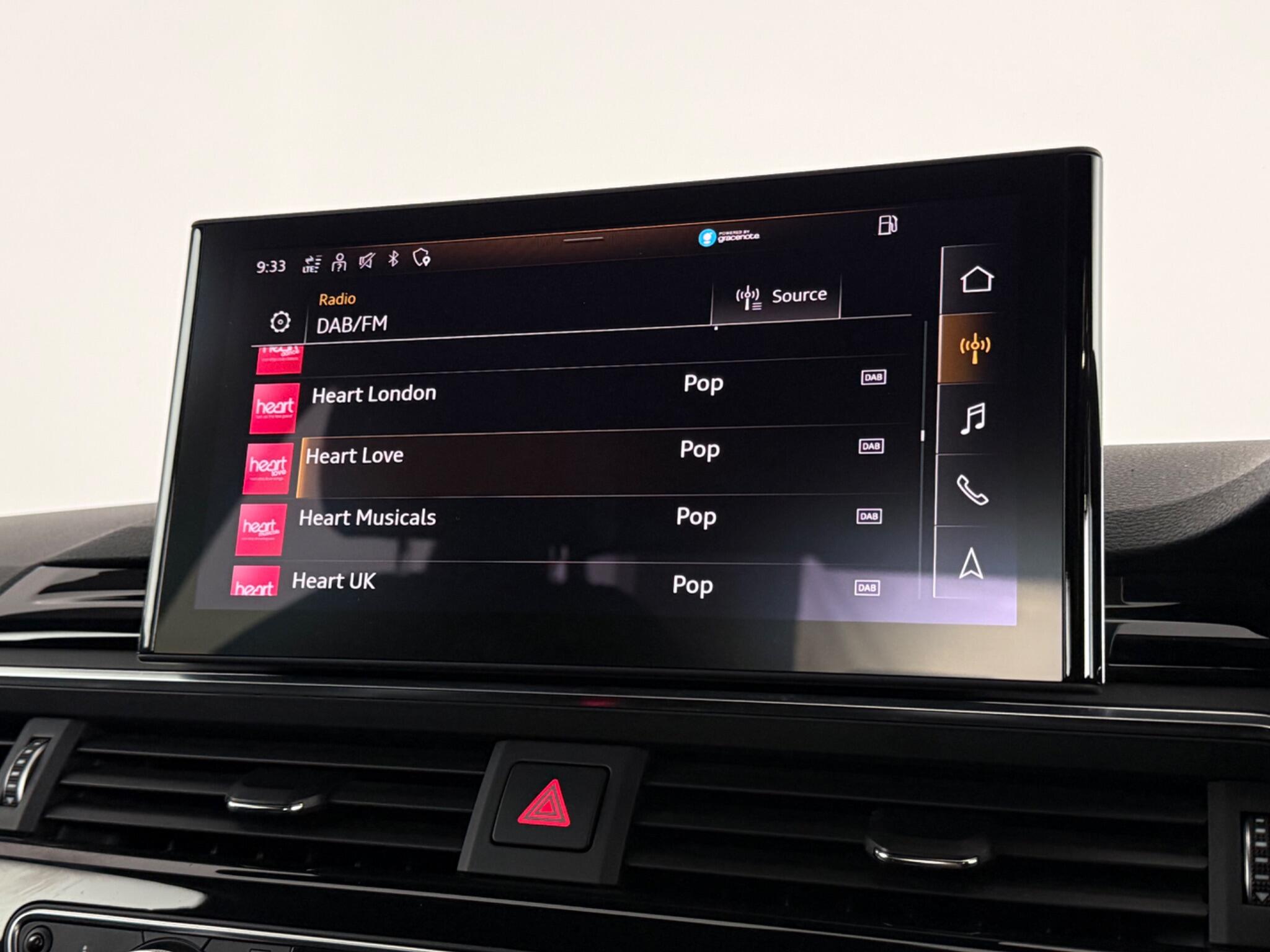 Audi A4 view 22