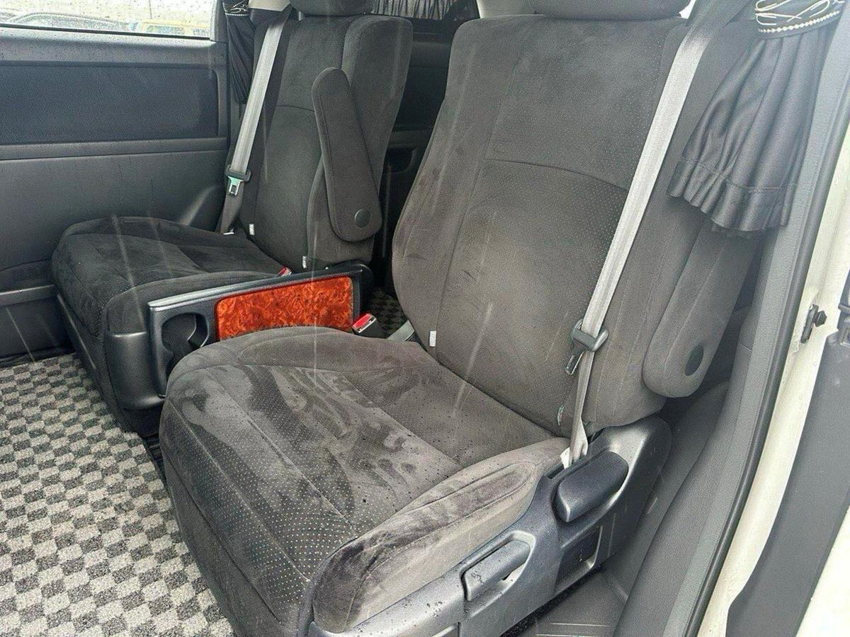 Toyota Vellfire view 15