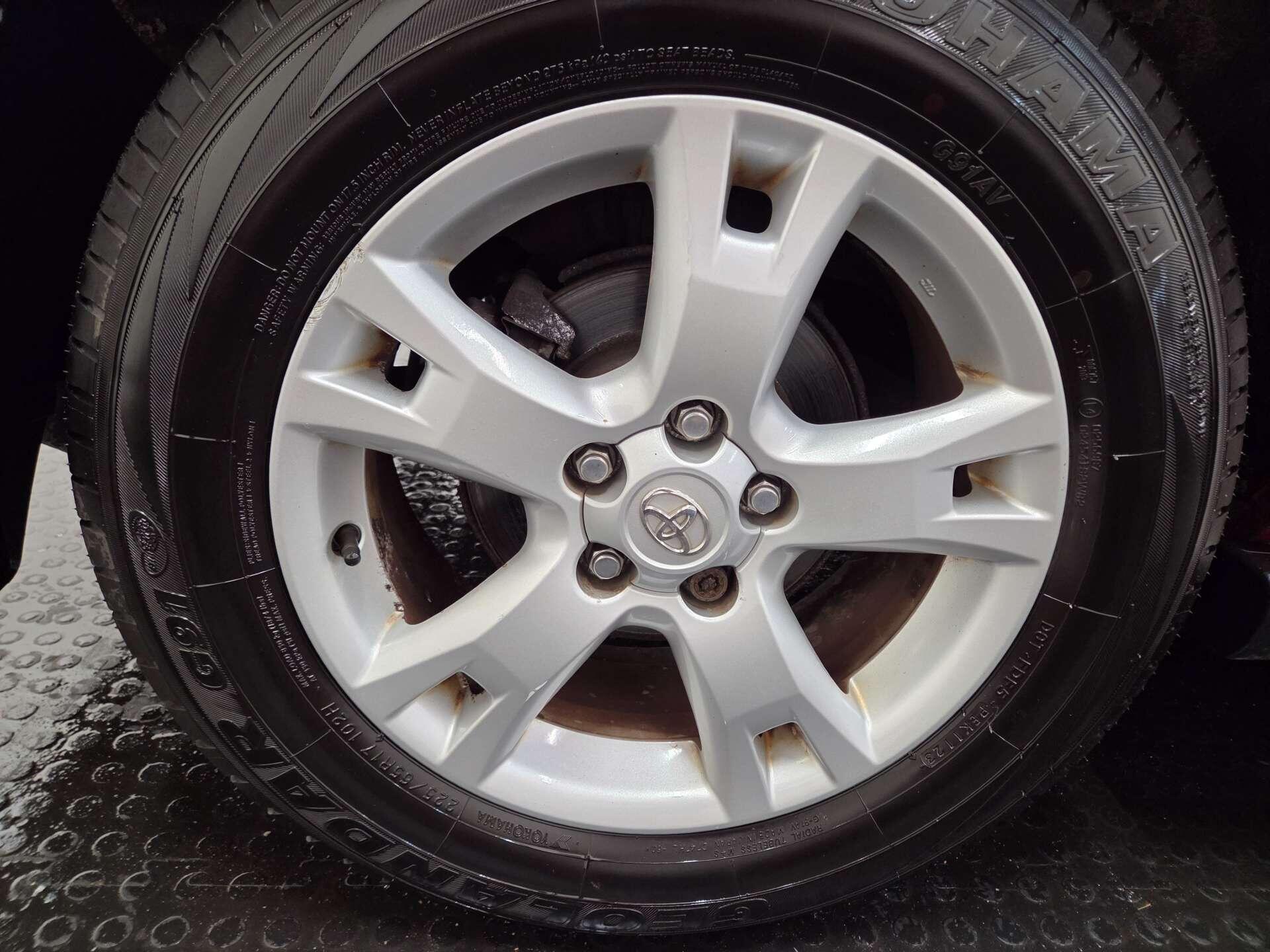 Toyota RAV4 view 24