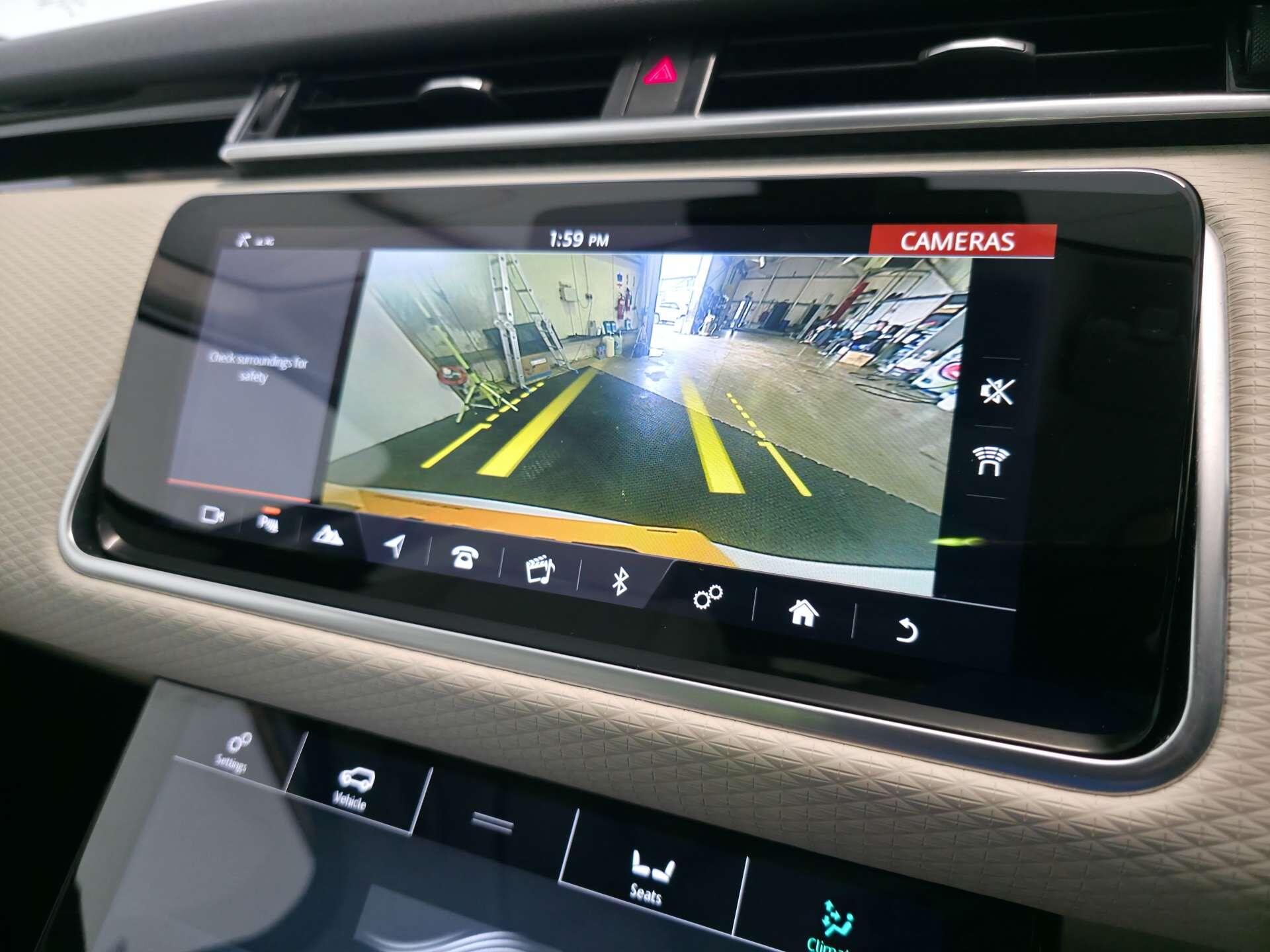 Land Rover Range Rover Velar view 41