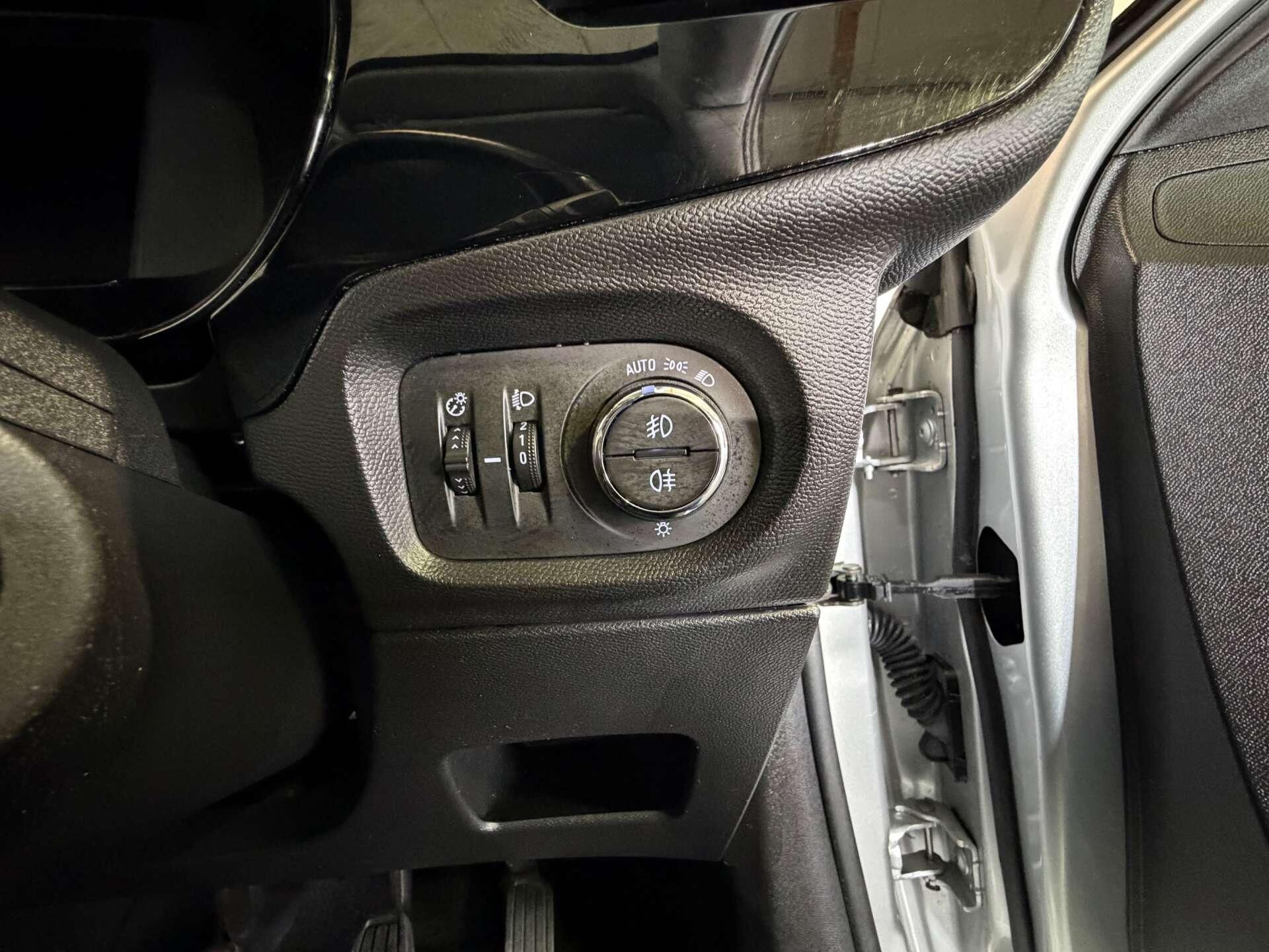 Vauxhall Corsa view 17