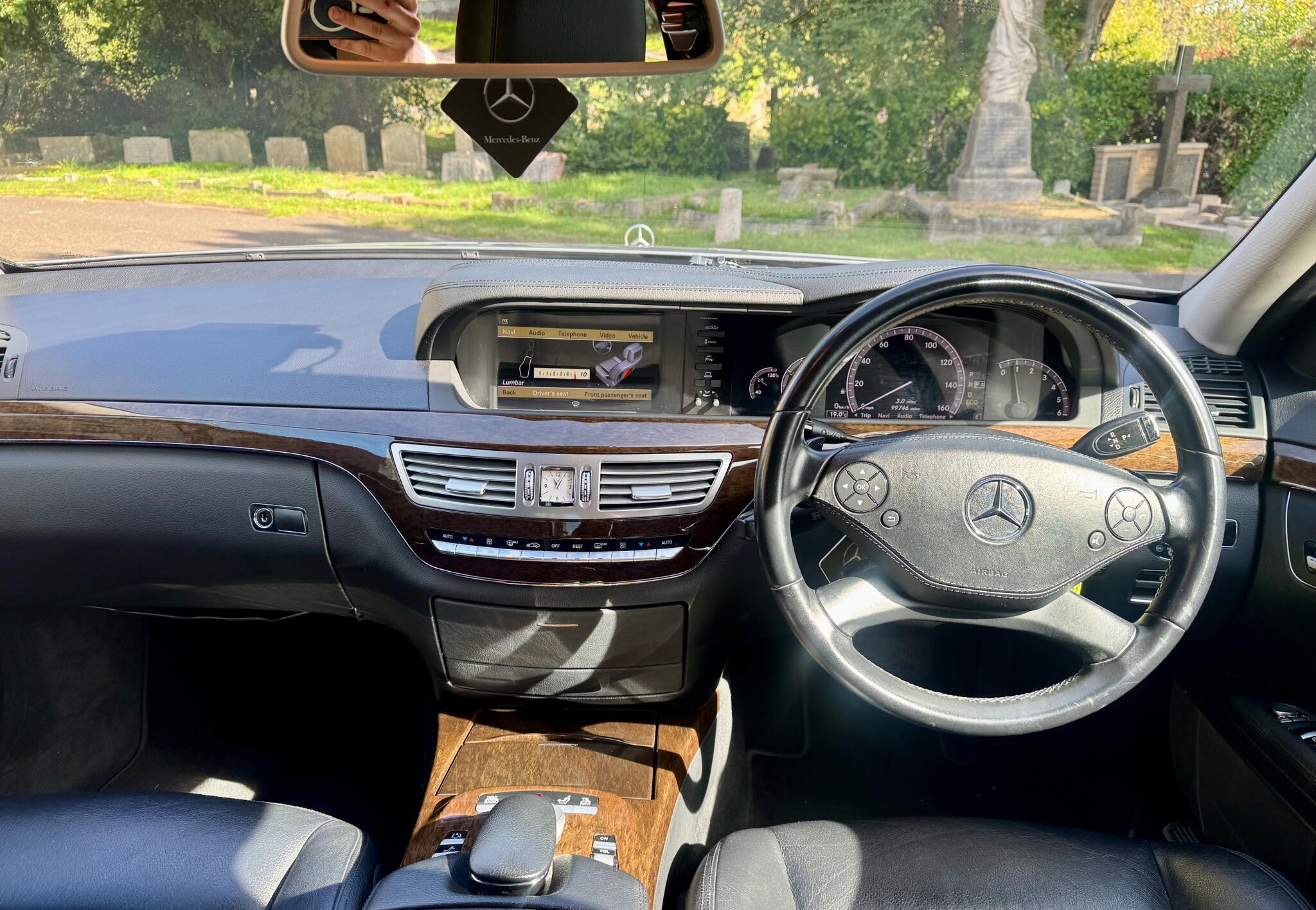 Mercedes-Benz S-Class view 21