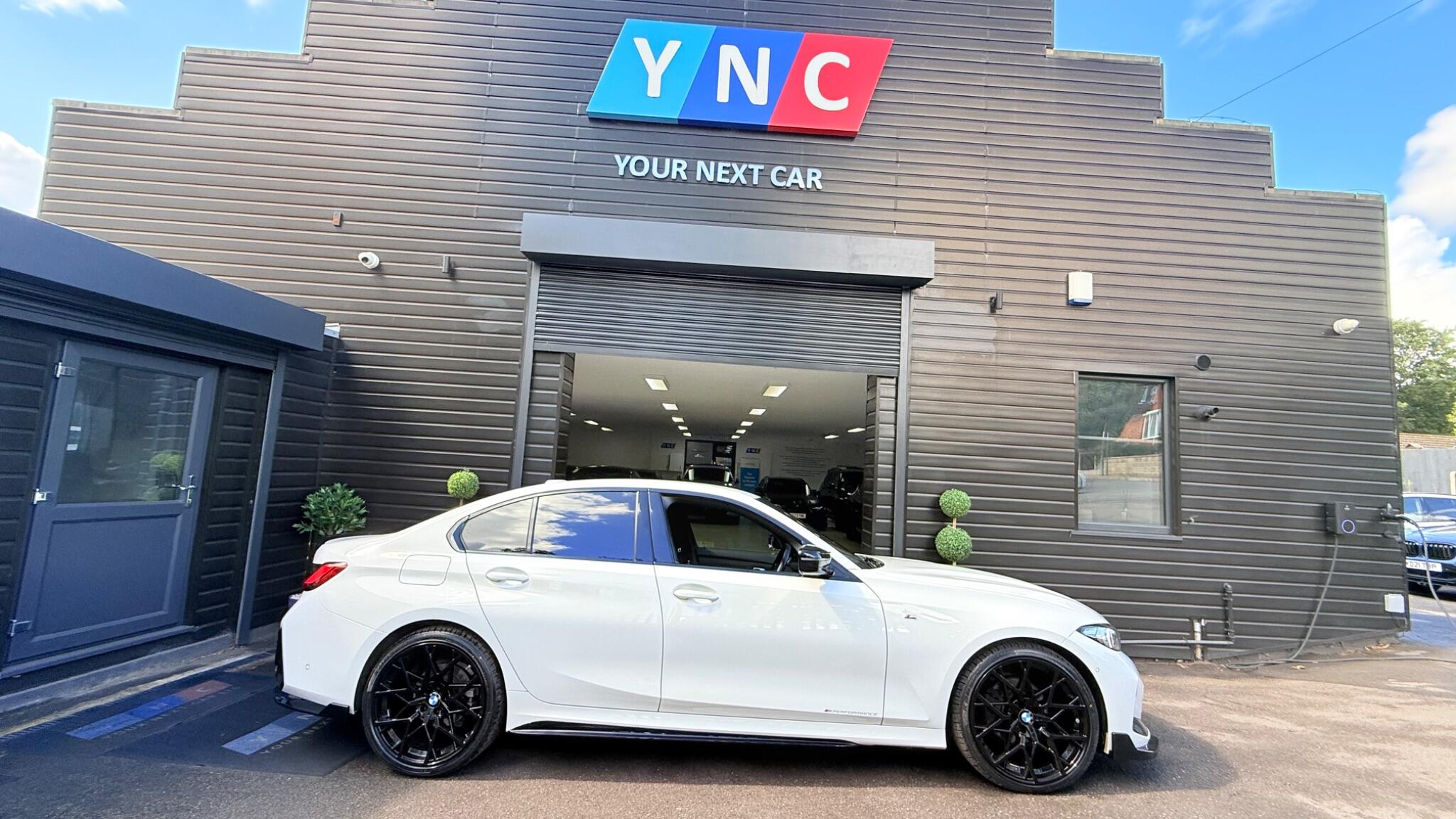 BMW 3 Series view 5