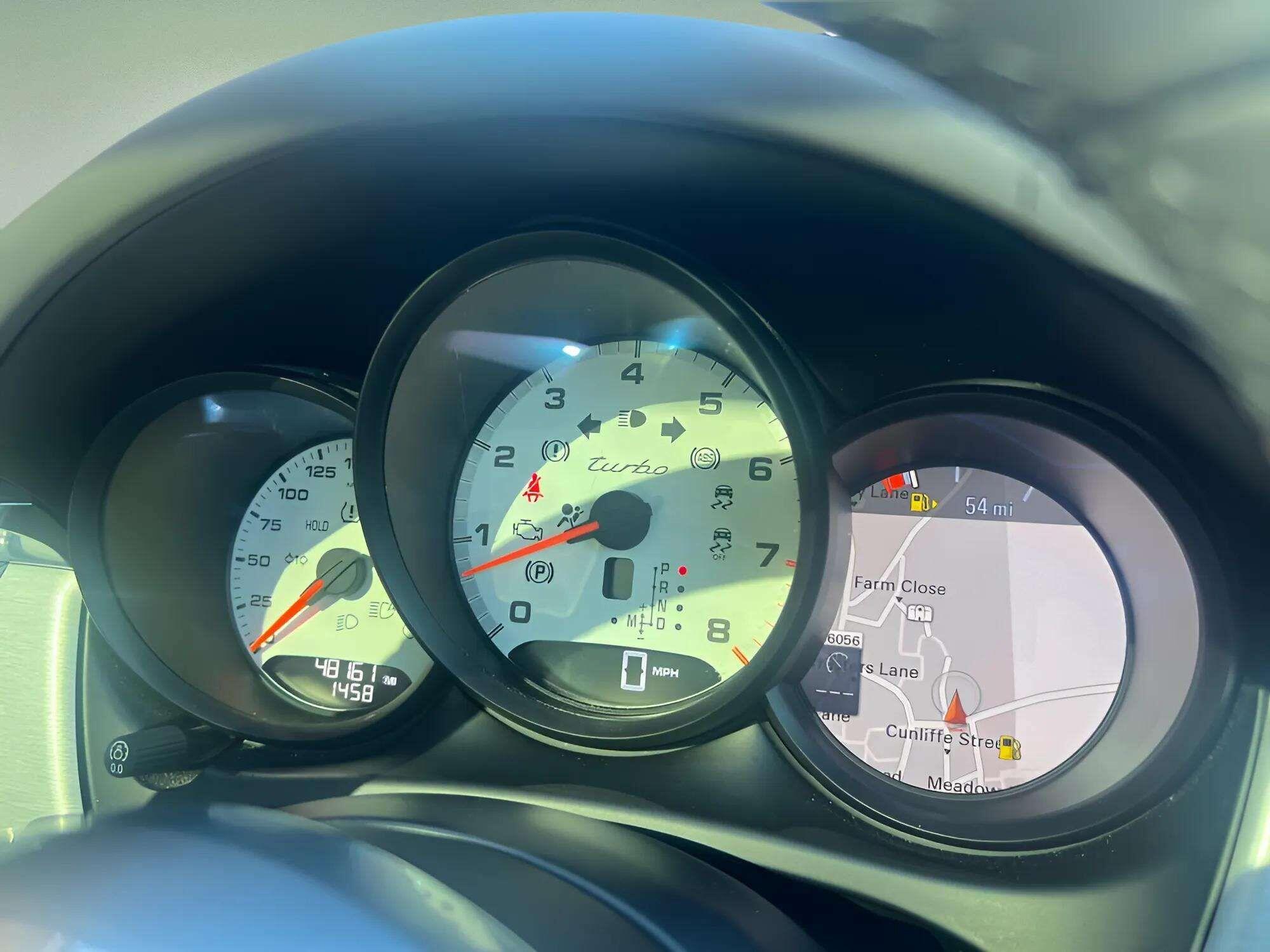 Porsche Macan view 28