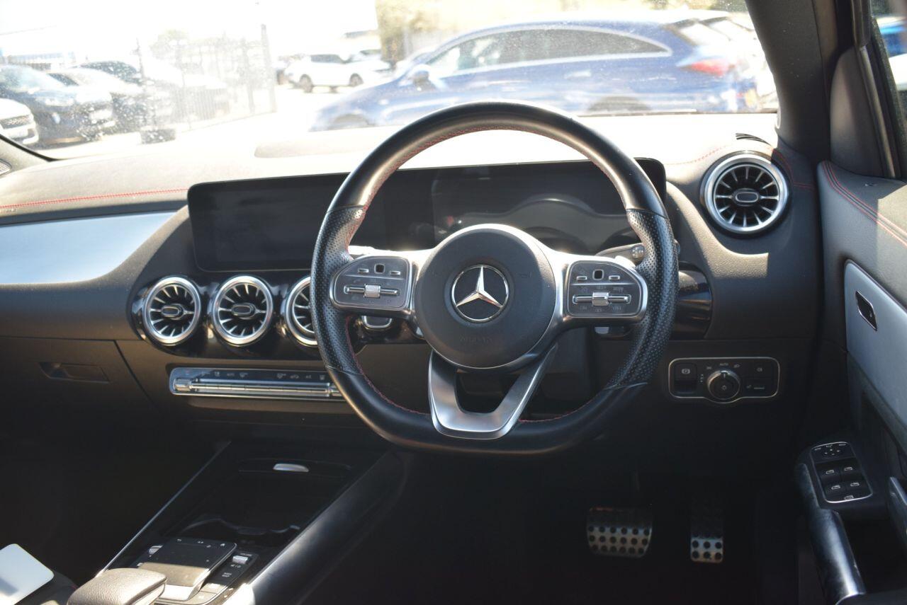 Mercedes-Benz 250 view 21