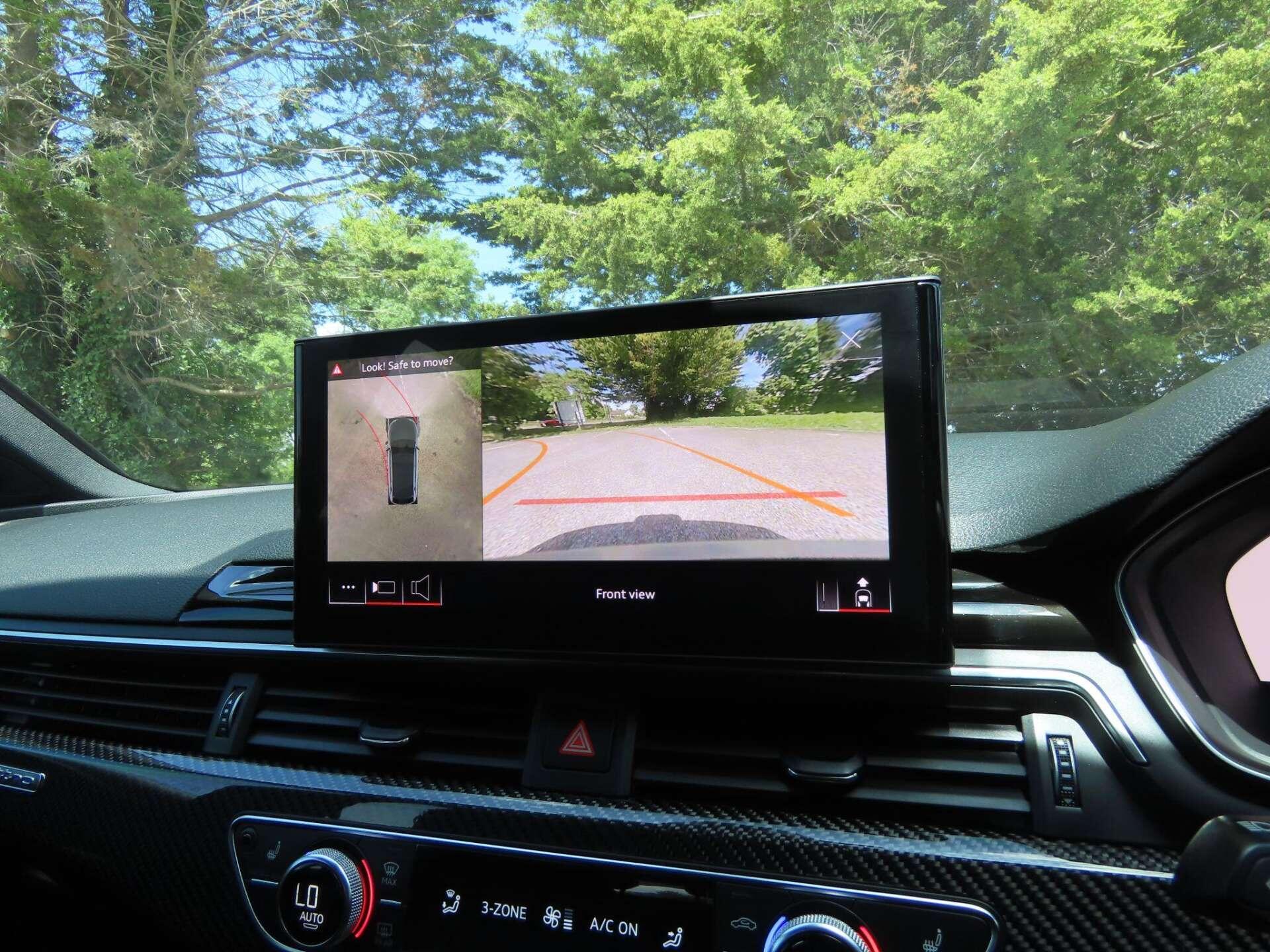 Audi RS4 view 17