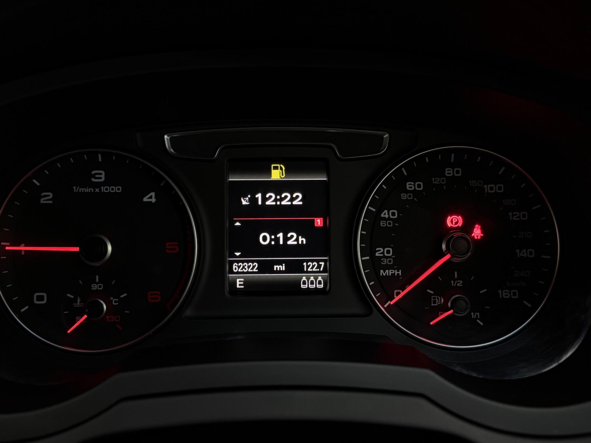 Audi Q3 view 16