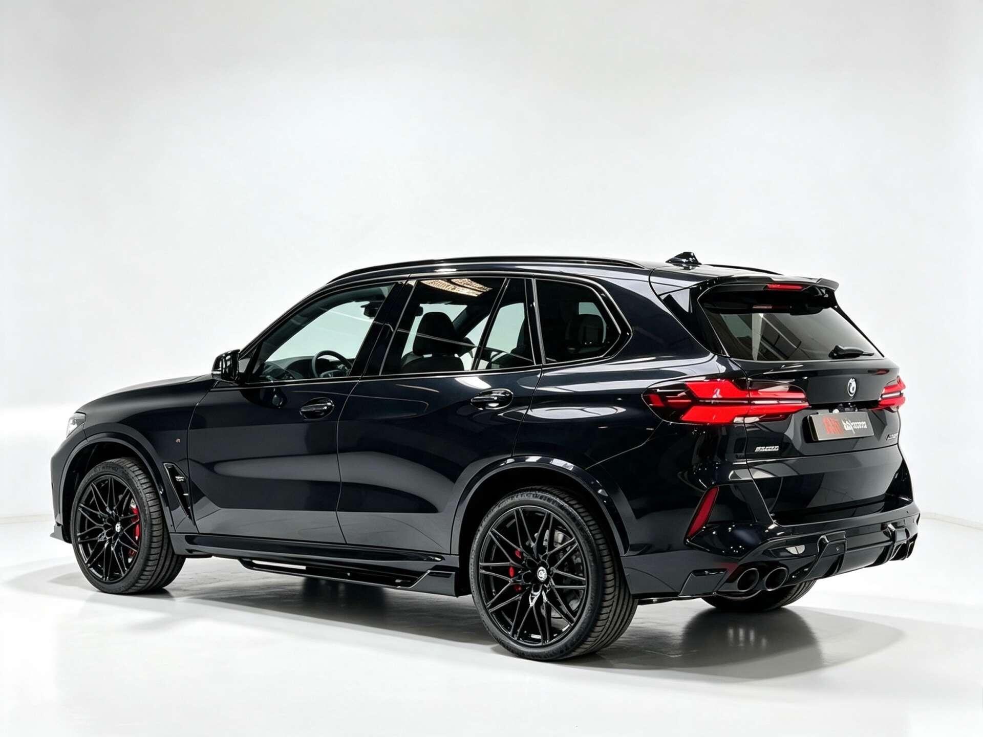 BMW X5 M view 10