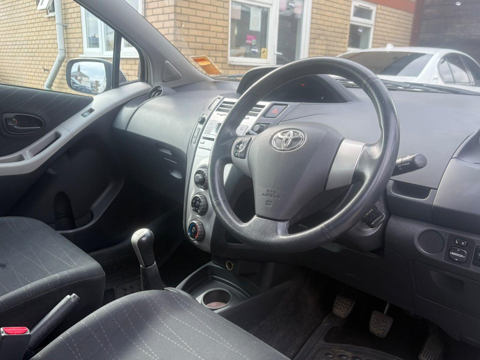 Toyota Yaris view 11