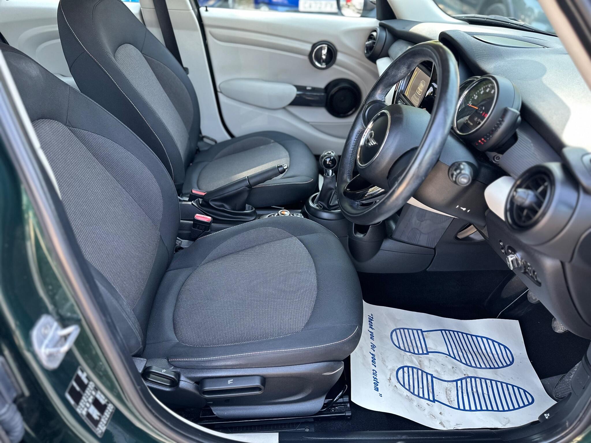 MINI Hatch view 52