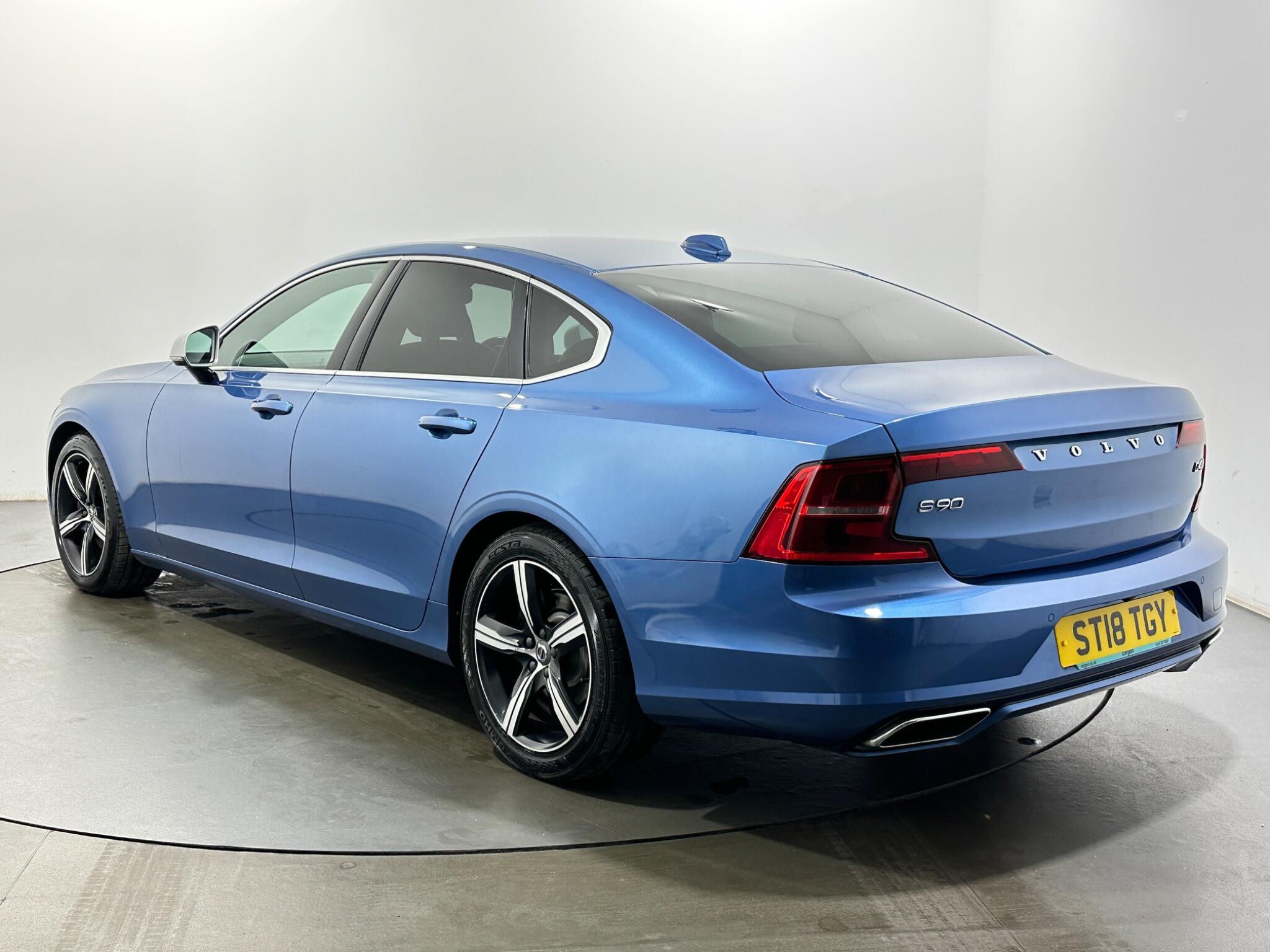 Volvo S90 view 6