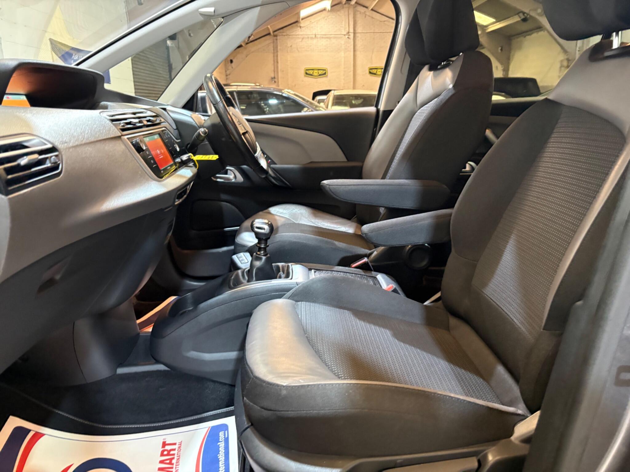 Citroen Grand C4 Spacetourer view 57