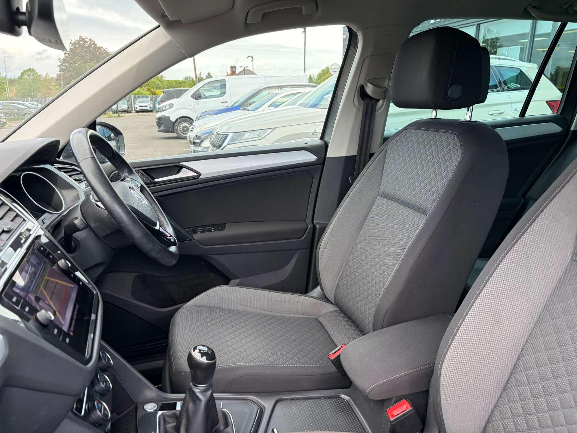 Volkswagen Tiguan view 18