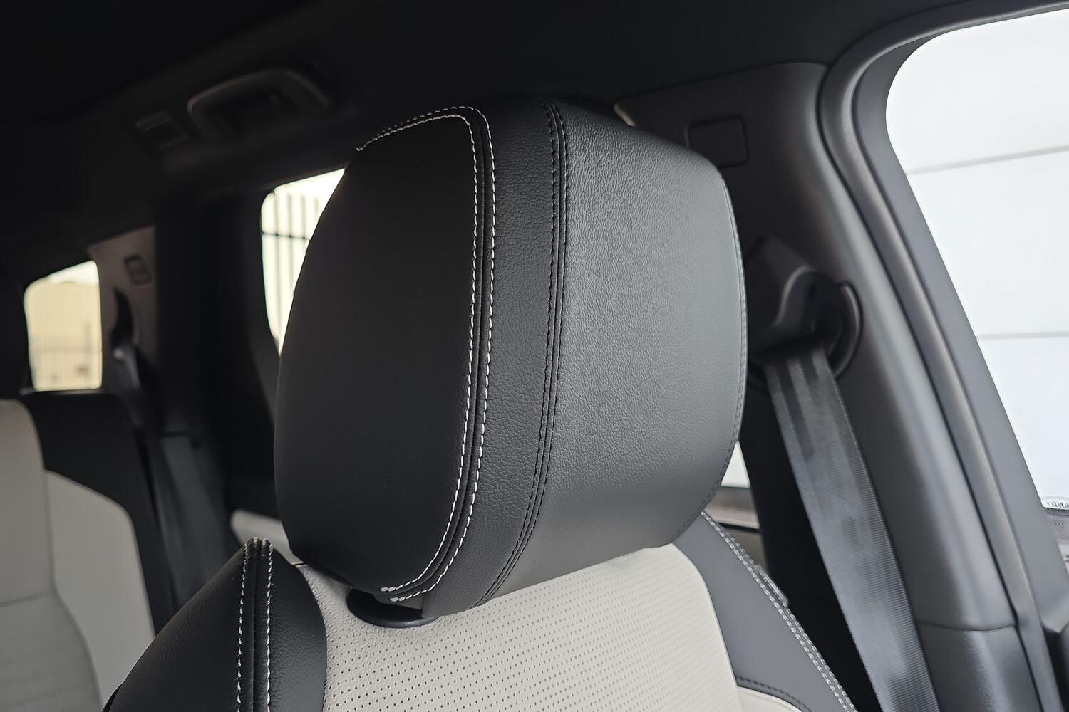 Land Rover Discovery Sport view 44
