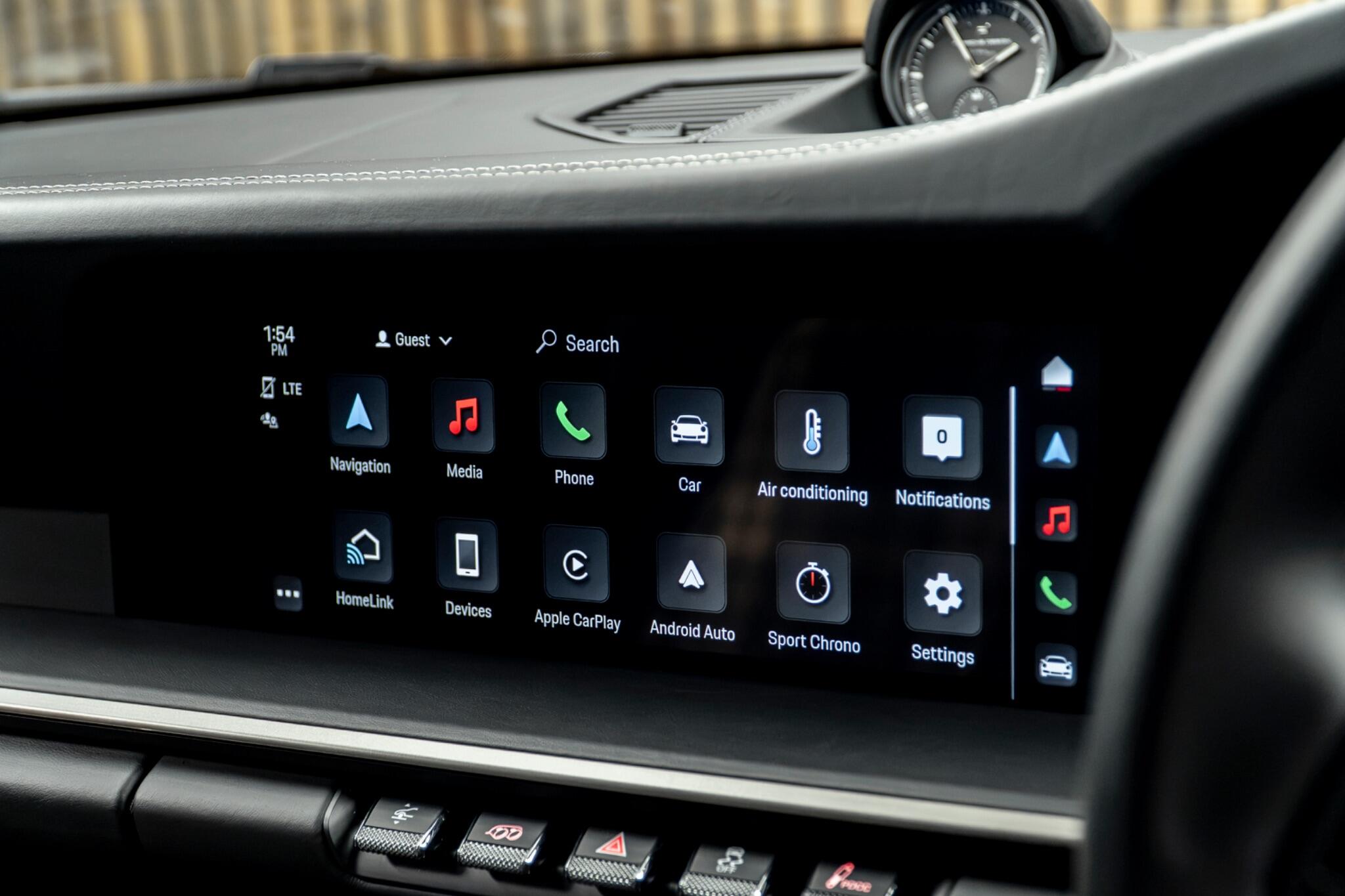 Porsche 911 view 40