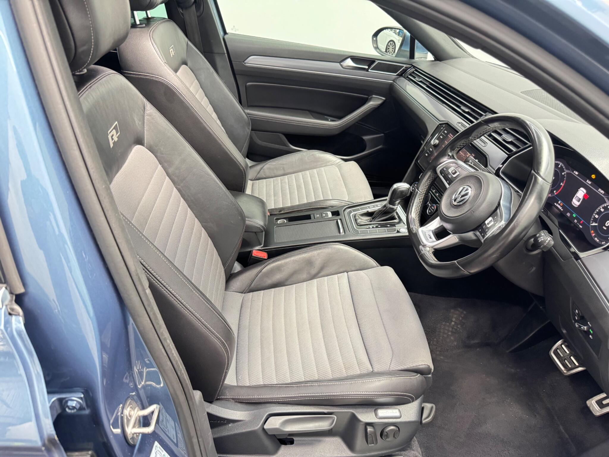 Volkswagen Passat view 38