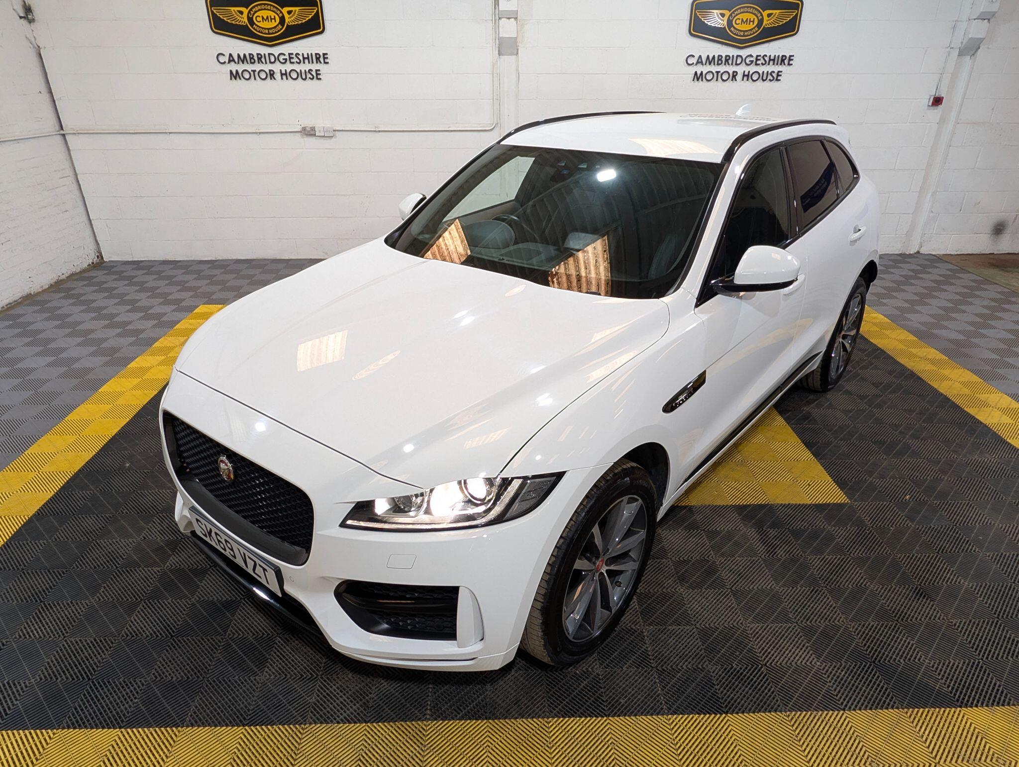 Jaguar F-Pace view 3