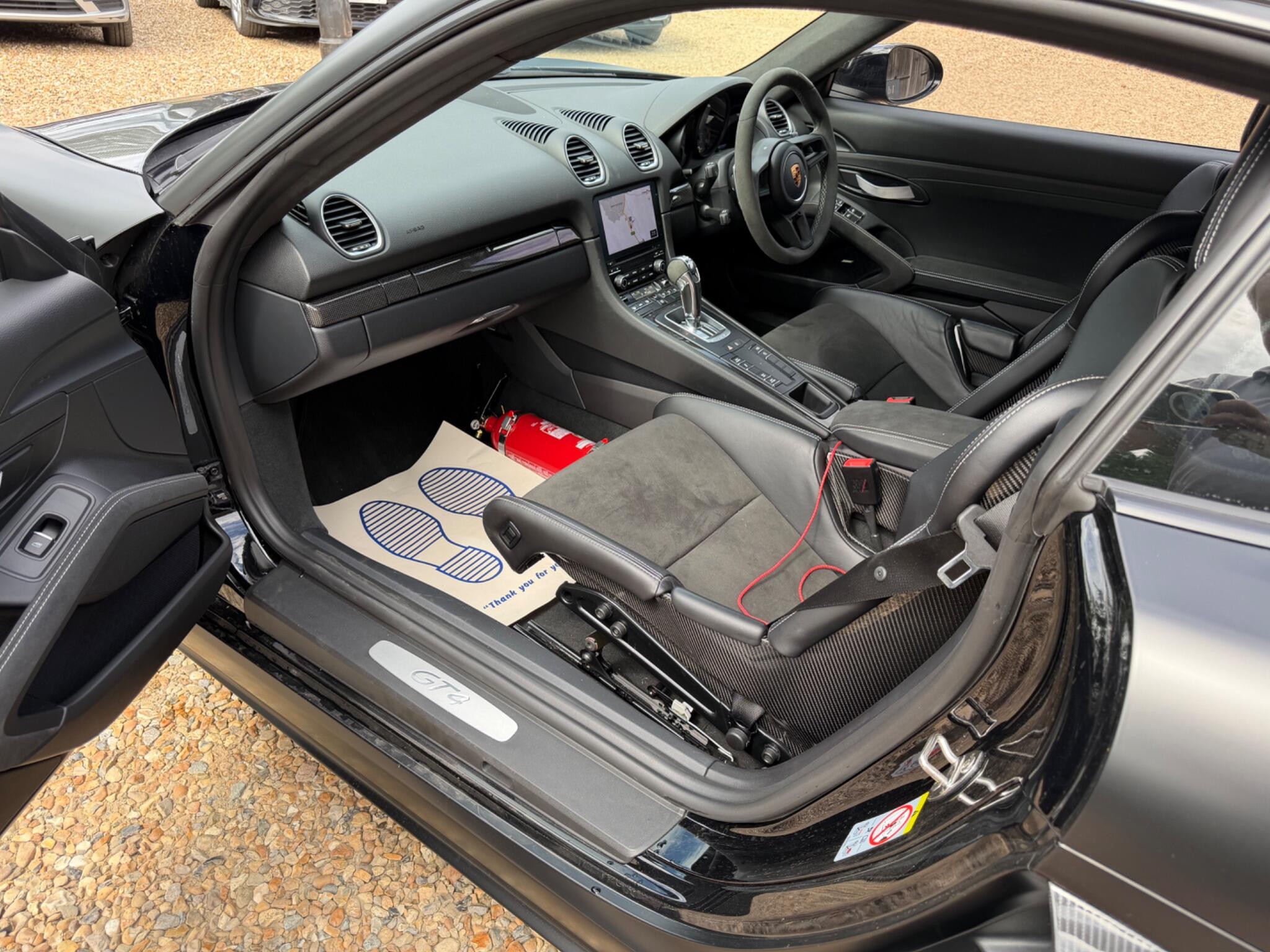 Porsche Cayman view 28