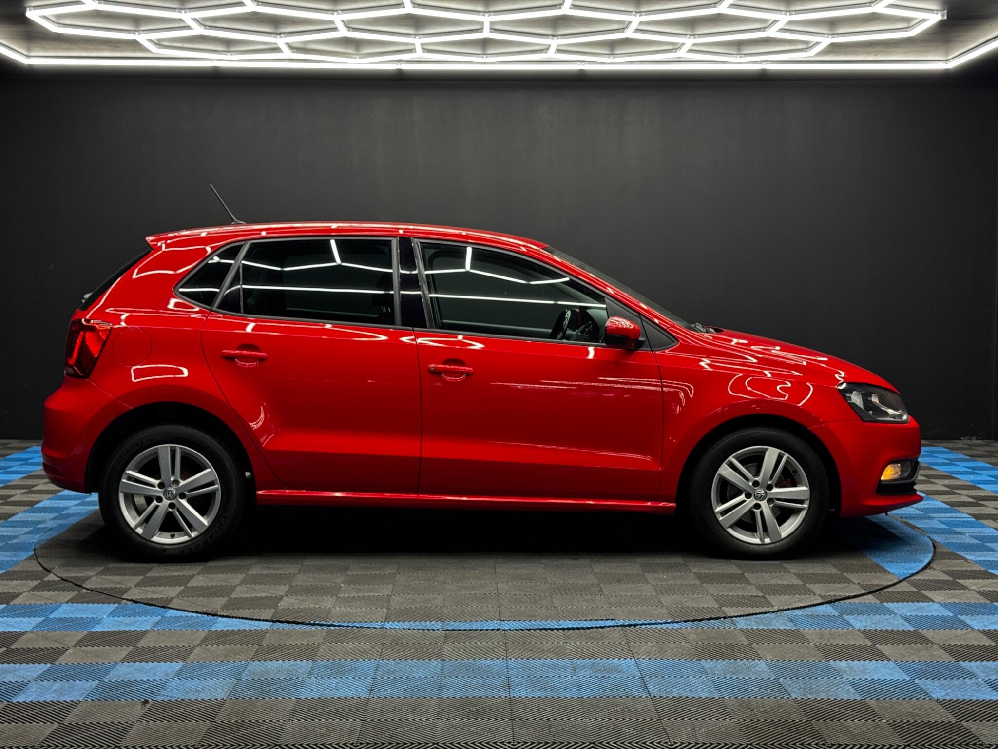 Volkswagen Polo view 4