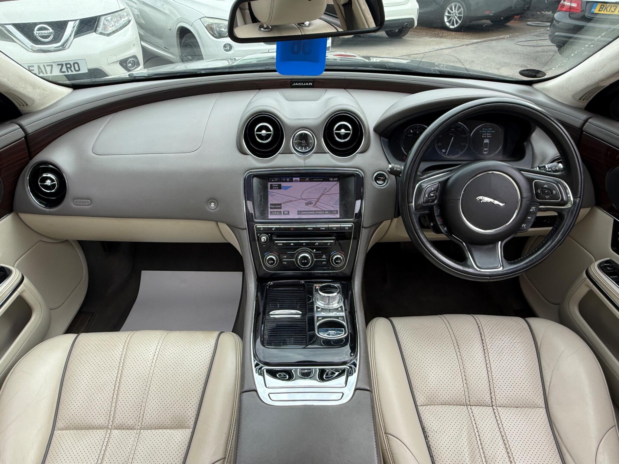 Jaguar XJ - Image 68