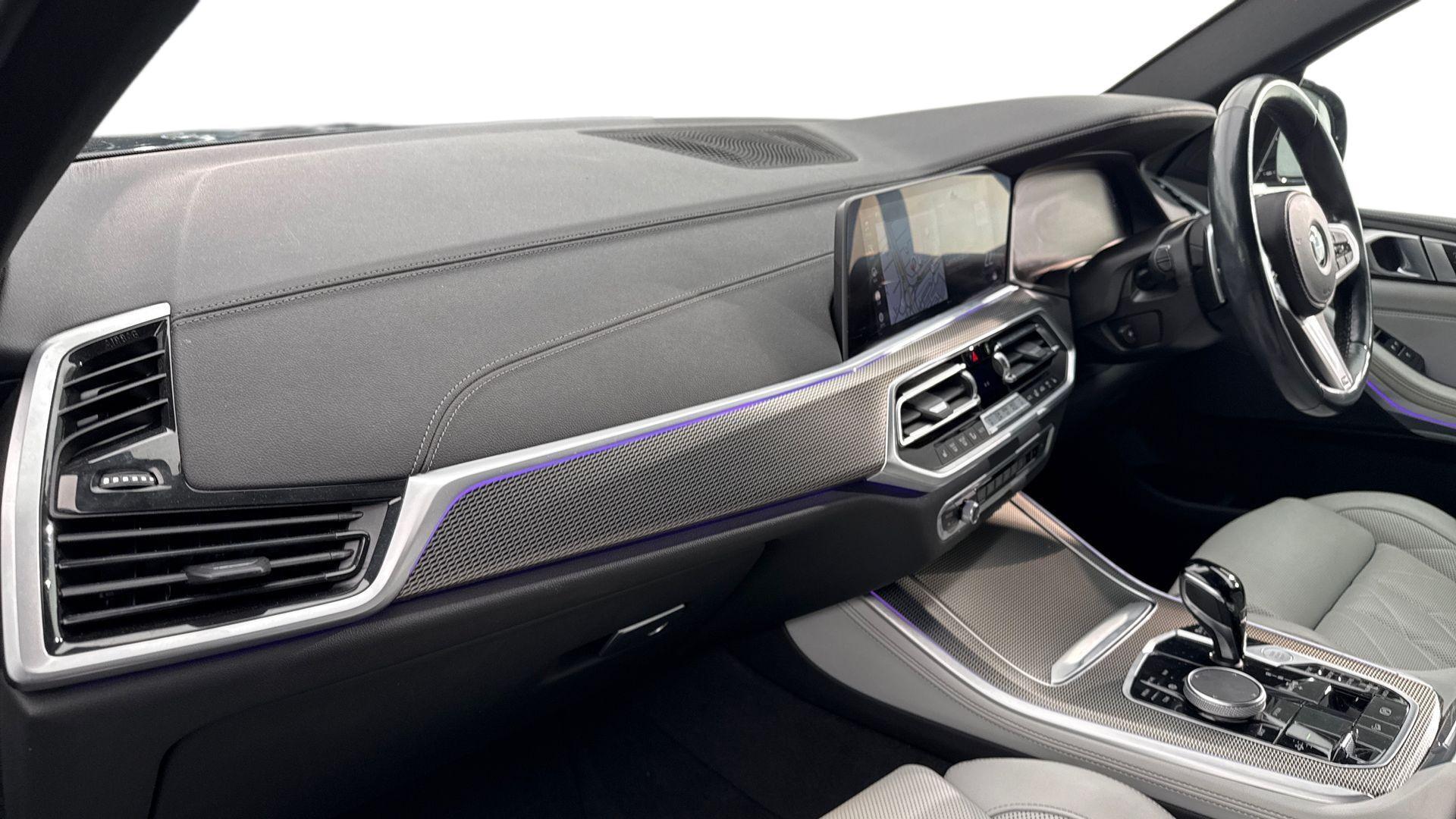 BMW X5 view 7
