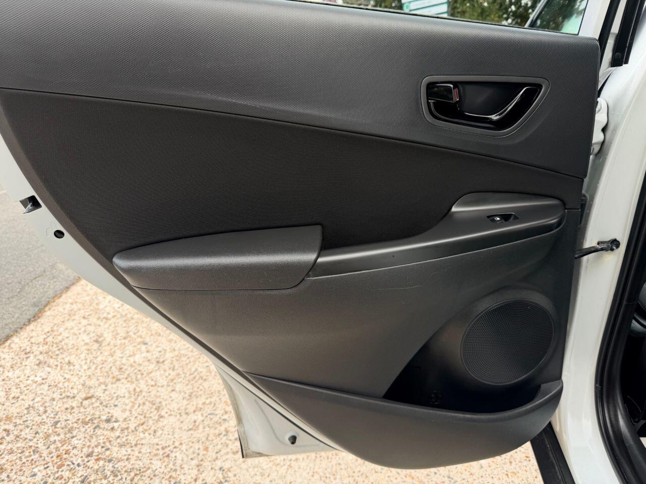 Hyundai Kona view 18