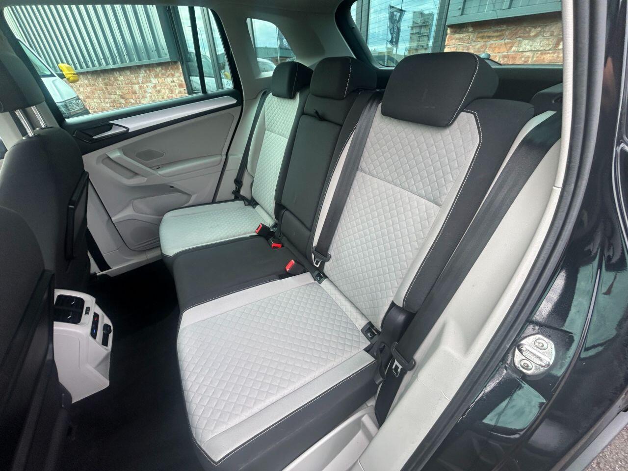 Volkswagen Tiguan view 14