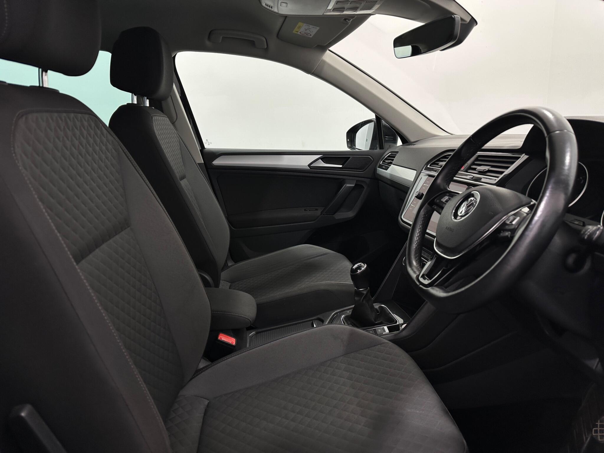 Volkswagen Tiguan view 32