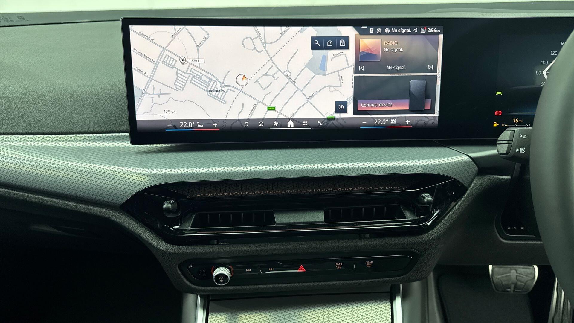 BMW 3 Series view 8