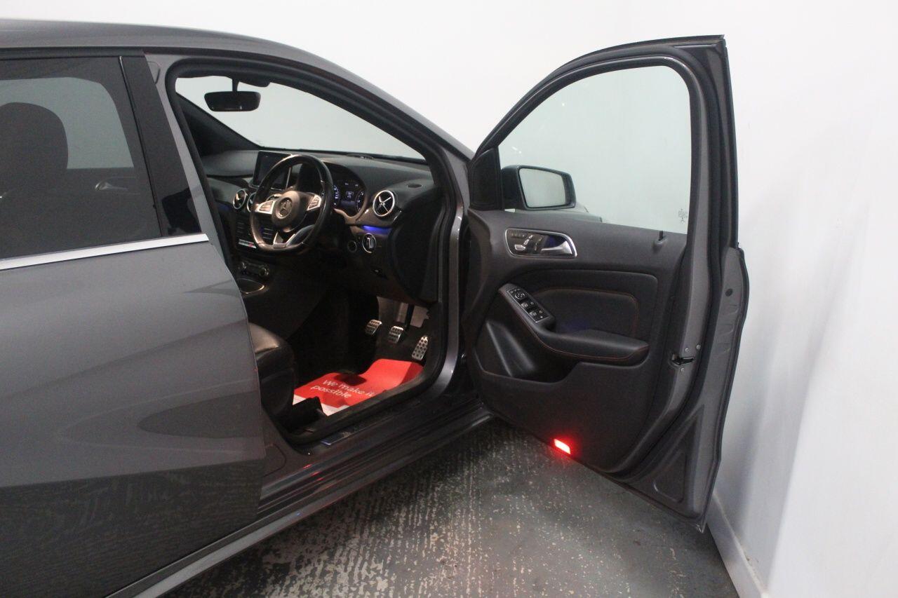 Mercedes-Benz B-Class view 22
