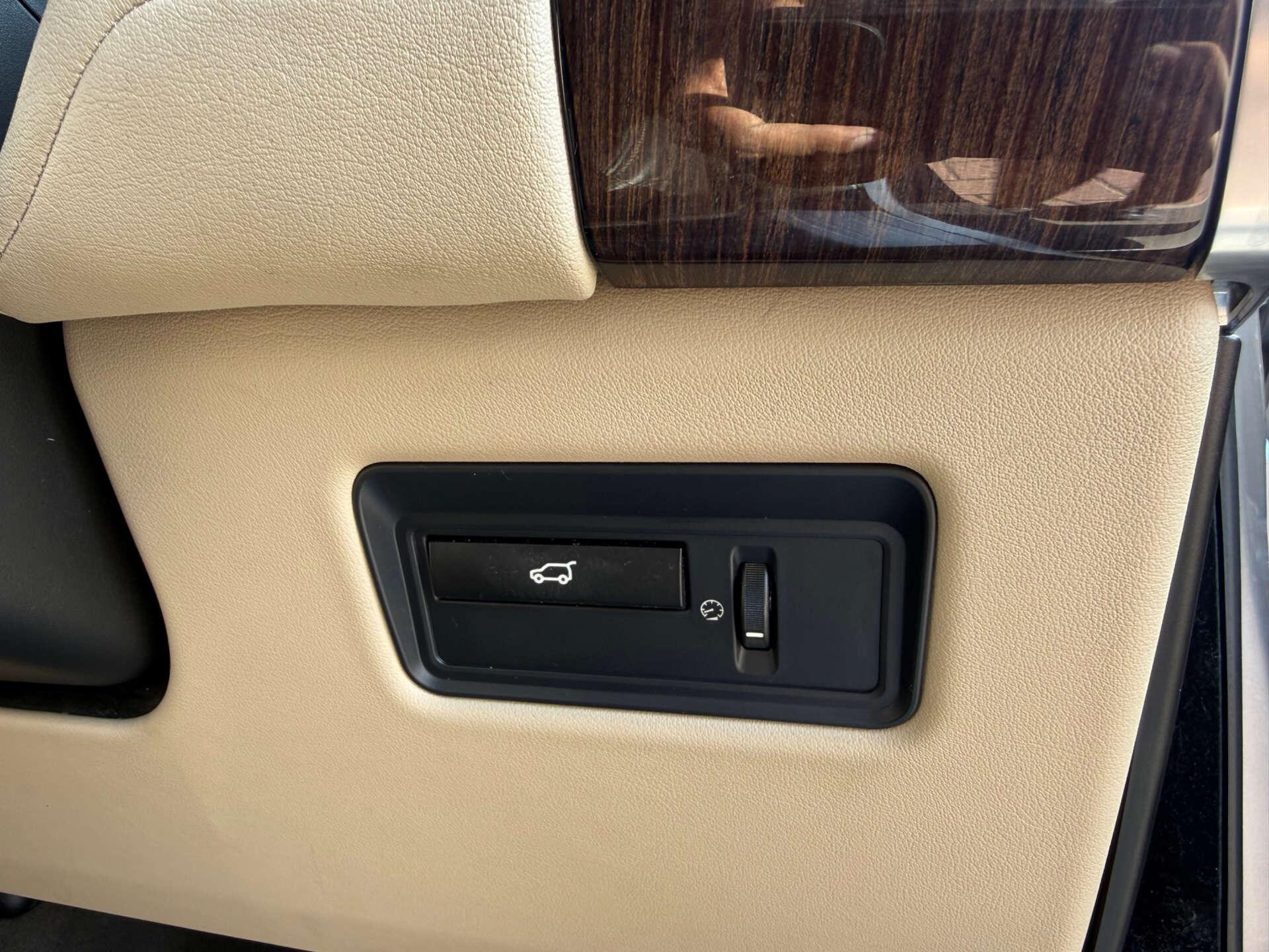 Land Rover Range Rover Sport view 33