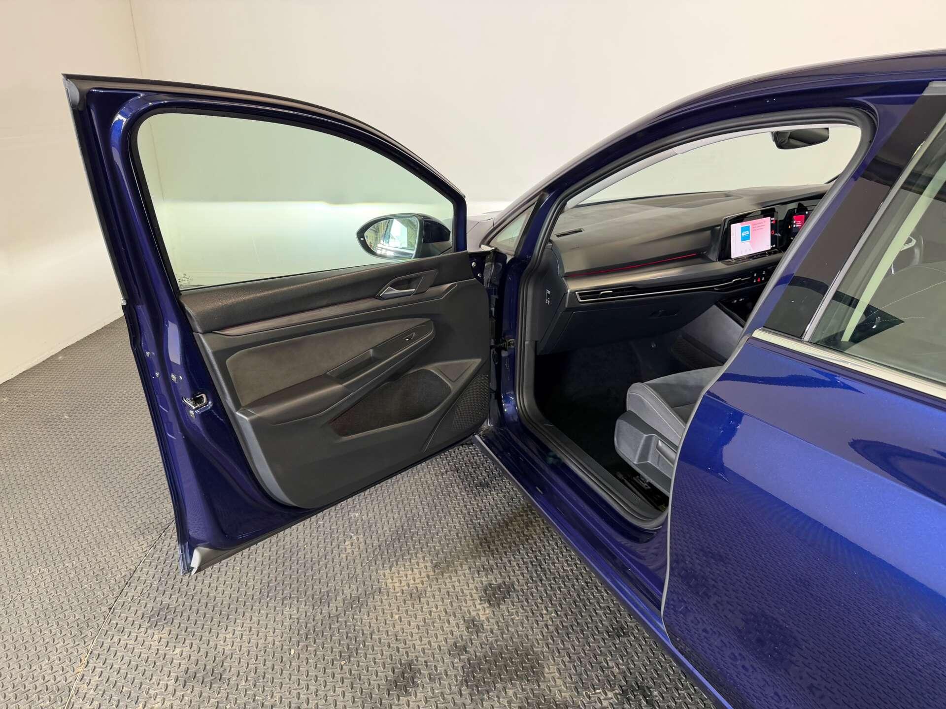 Volkswagen Golf view 61